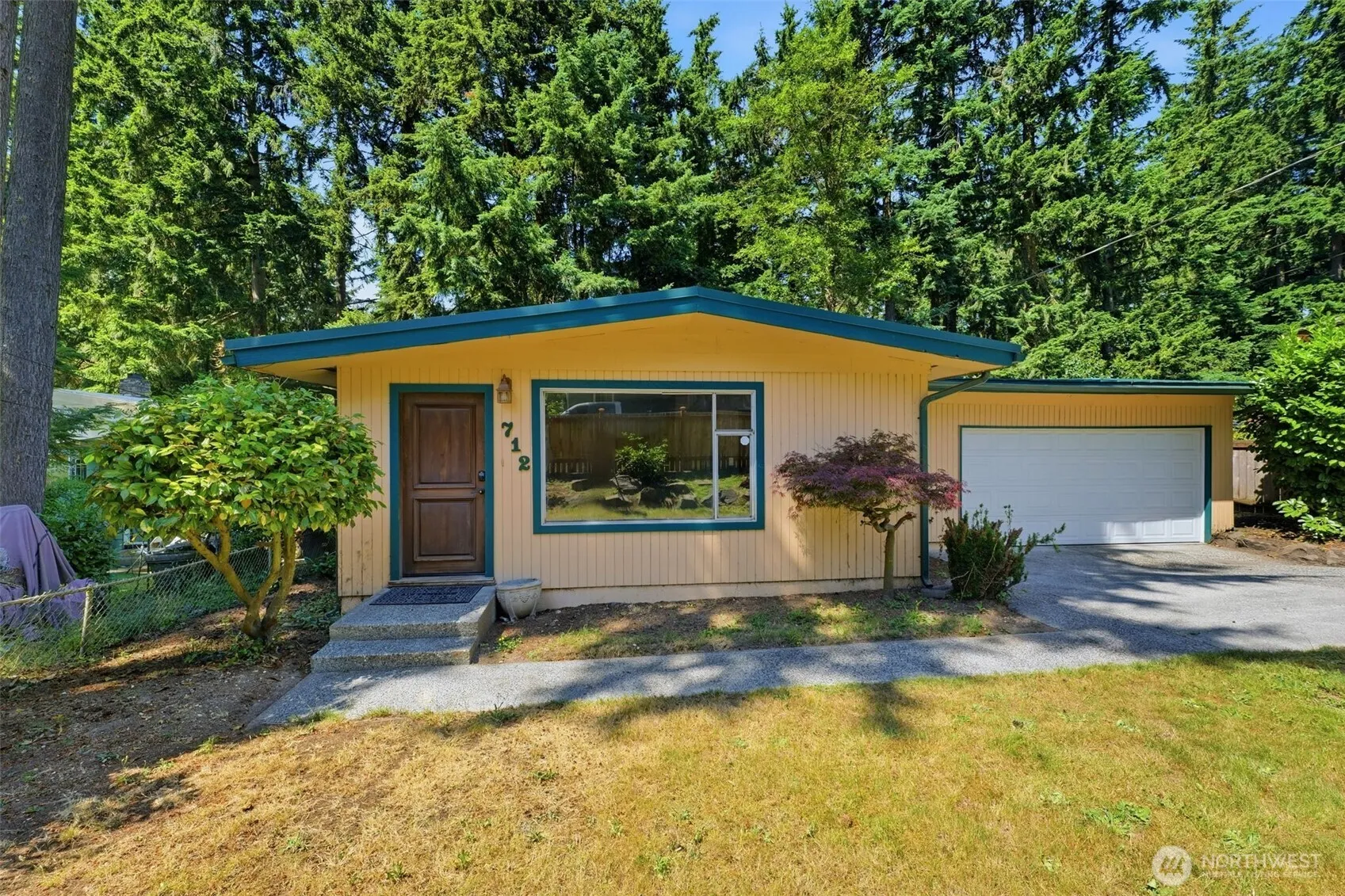Property photo for 712 Ne 198th Street, Shoreline