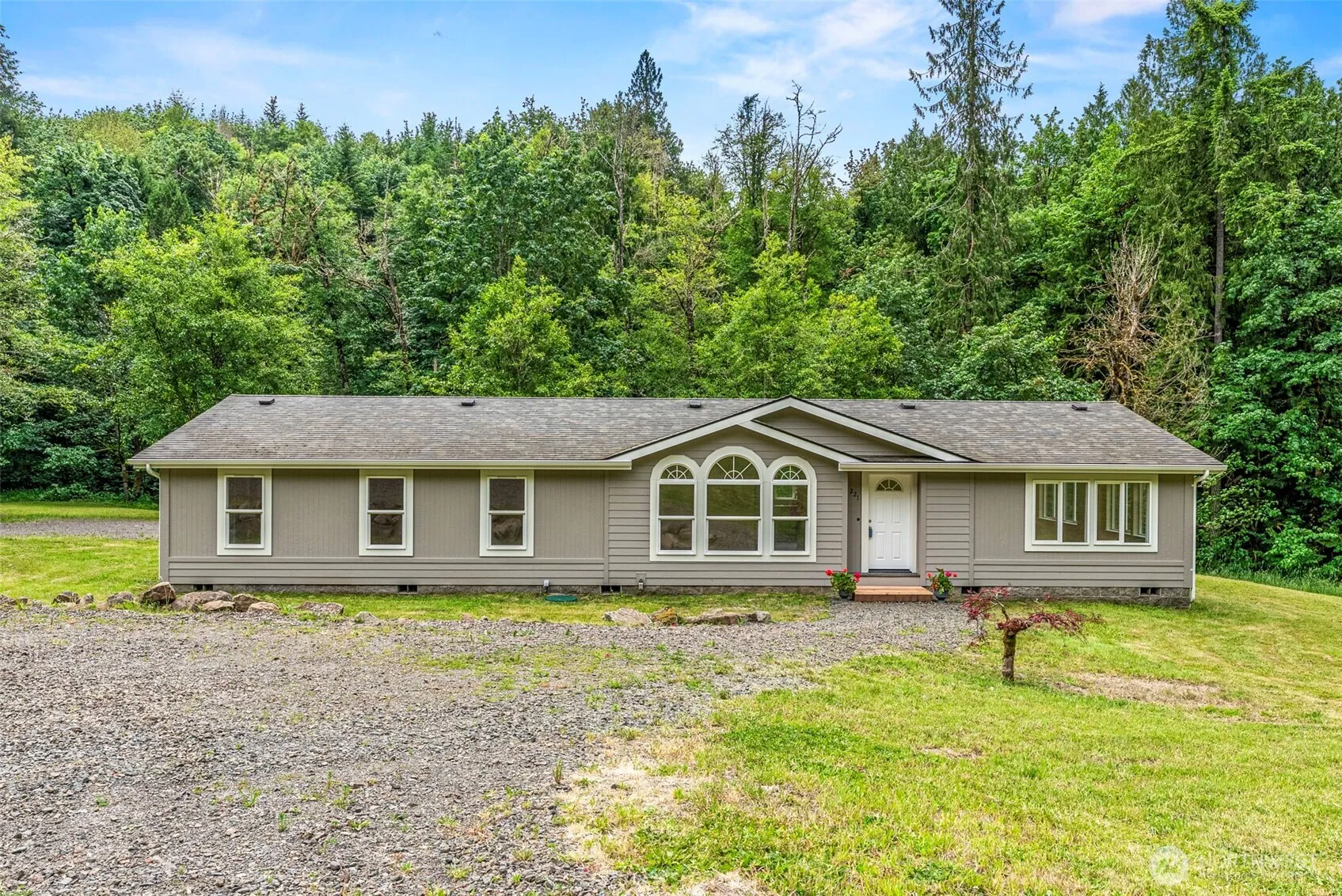 Property photo for 221 Parker Pl, Kelso