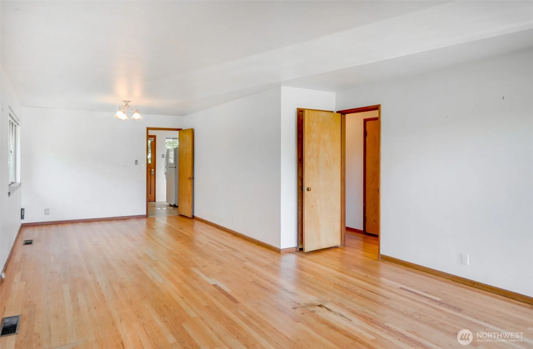 Property photo for 4929 55th Avenue S, Seattle photo 4