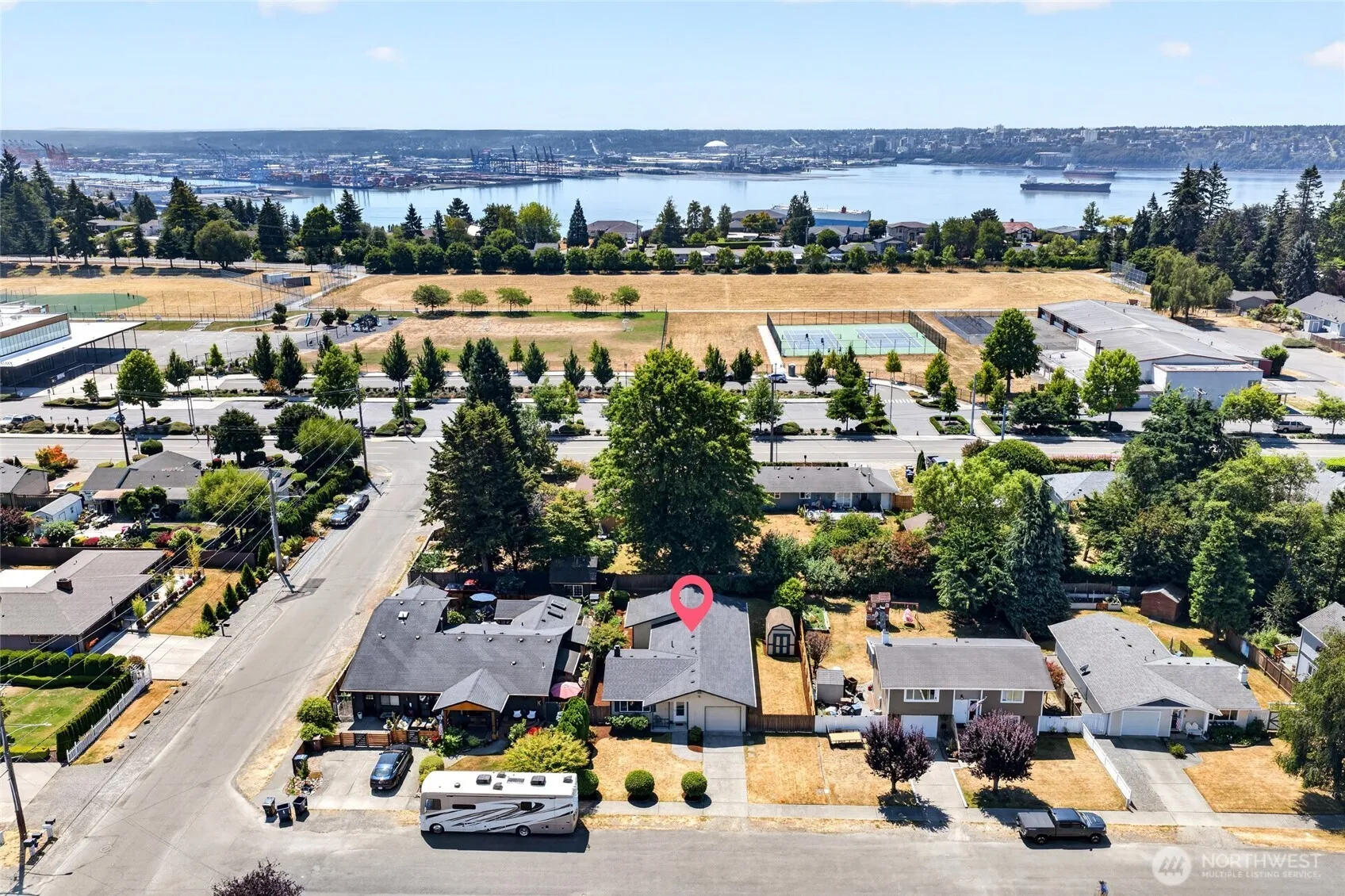 Property photo for 1514 52nd Street Ne, Tacoma photo 3