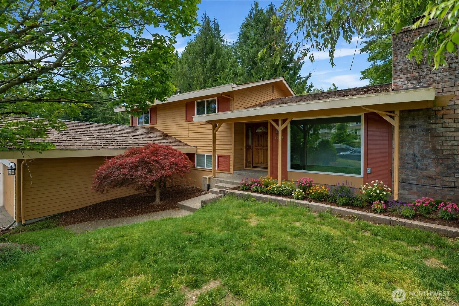 Property photo for 15618 Se Fairwood Boulevard, Renton photo 2