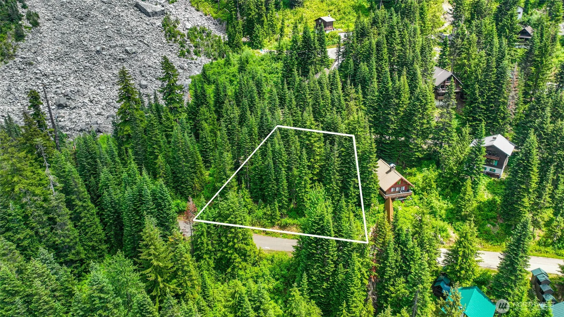 Property photo for 30 Saint Anton, Snoqualmie Pass photo 4