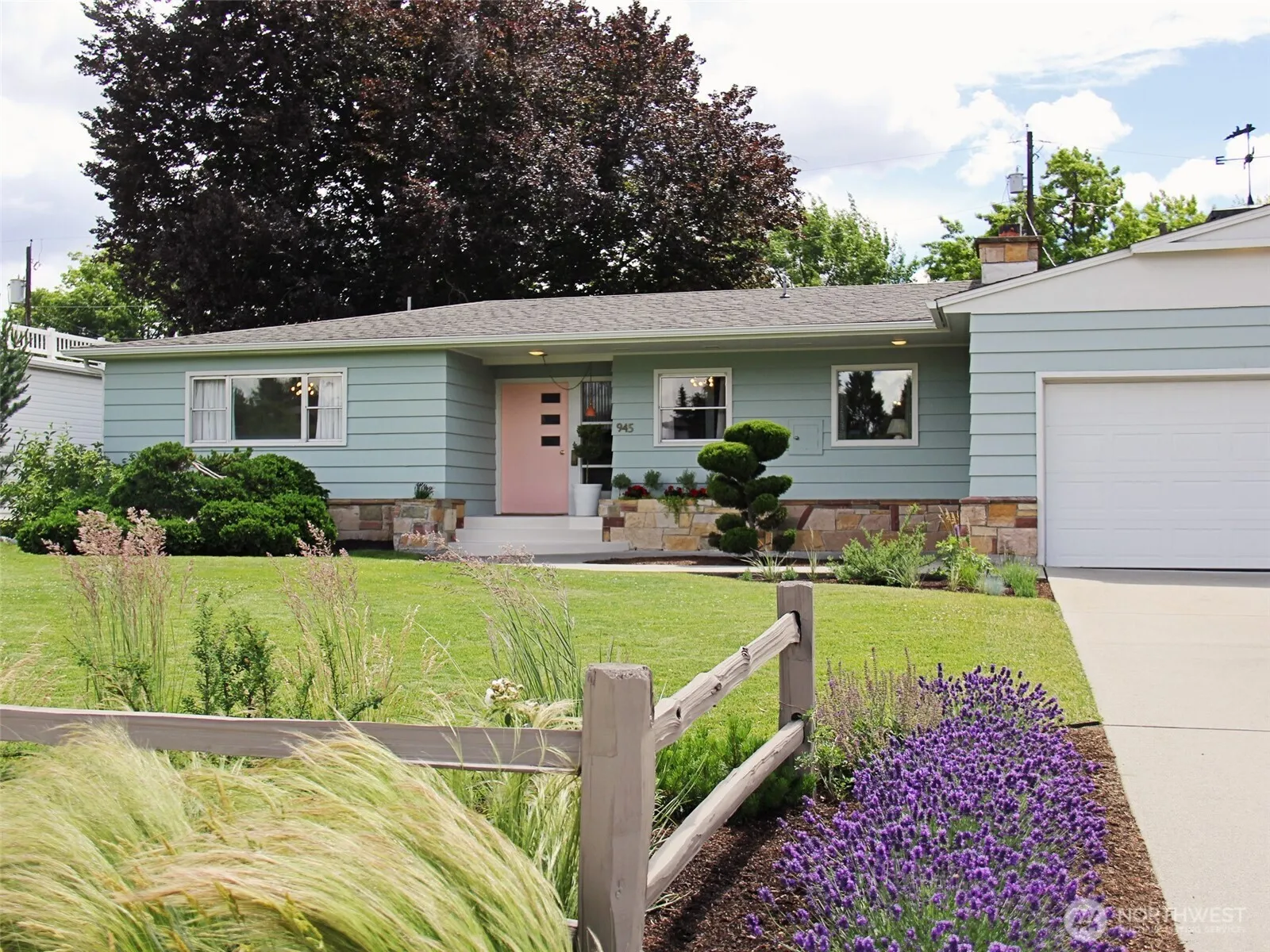 Property photo for 945 Idaho Street, Wenatchee photo 2