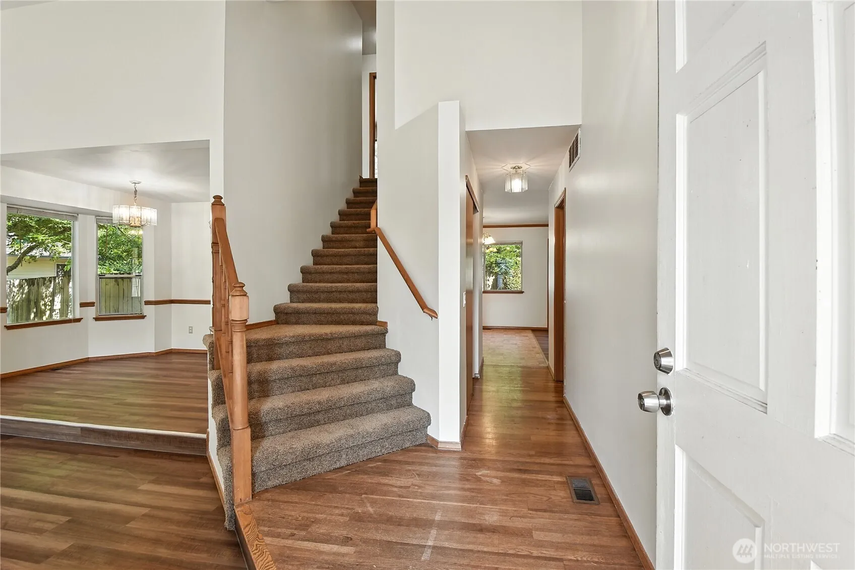 Property photo for 13014 Ne 101st Place, Kirkland photo 2