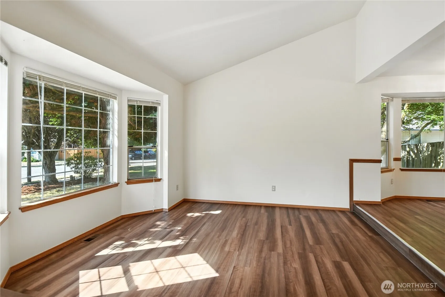 Property photo for 13014 Ne 101st Place, Kirkland photo 3
