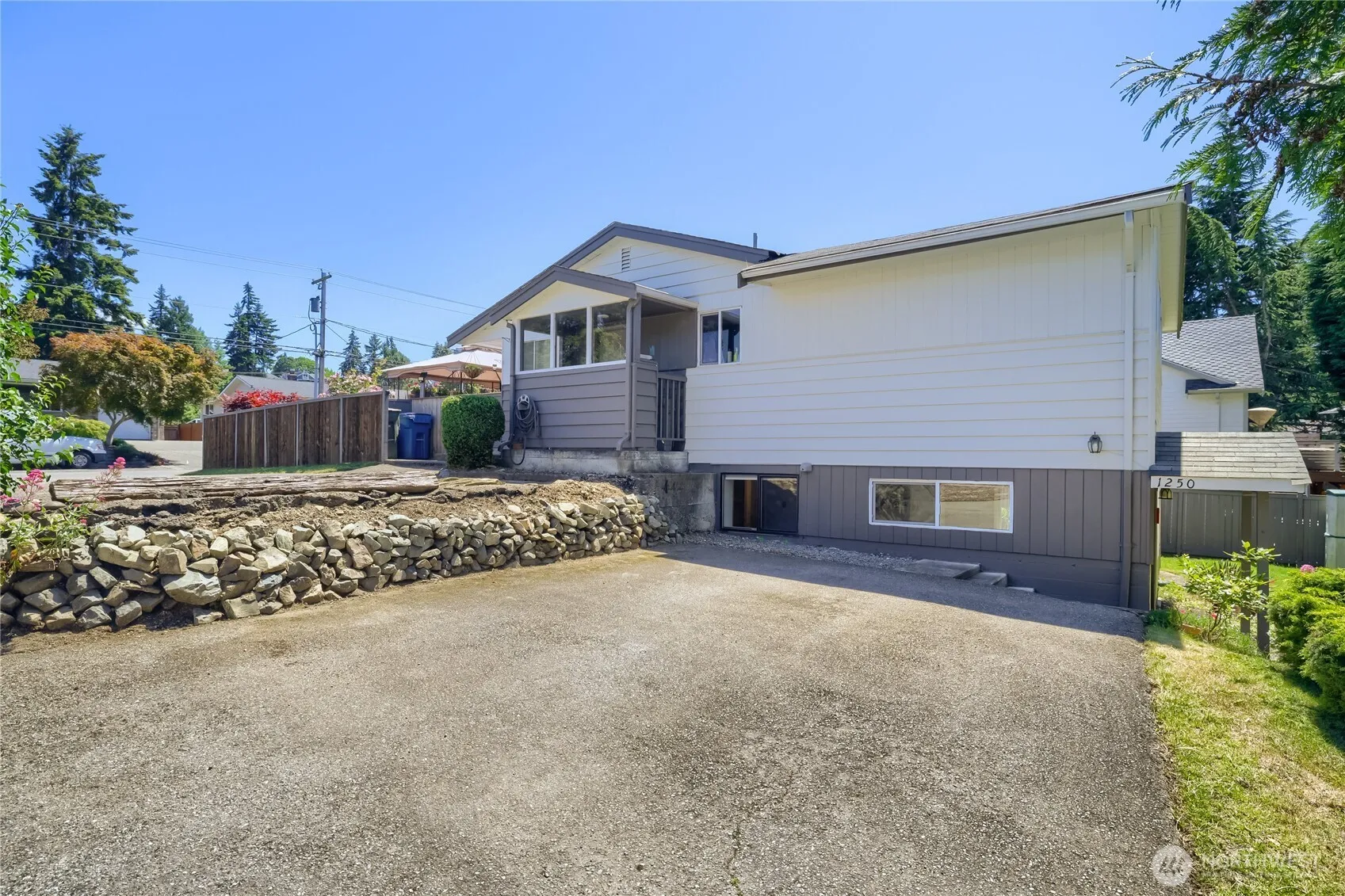 Property photo for 1254 8th Avenue S, Edmonds photo 4
