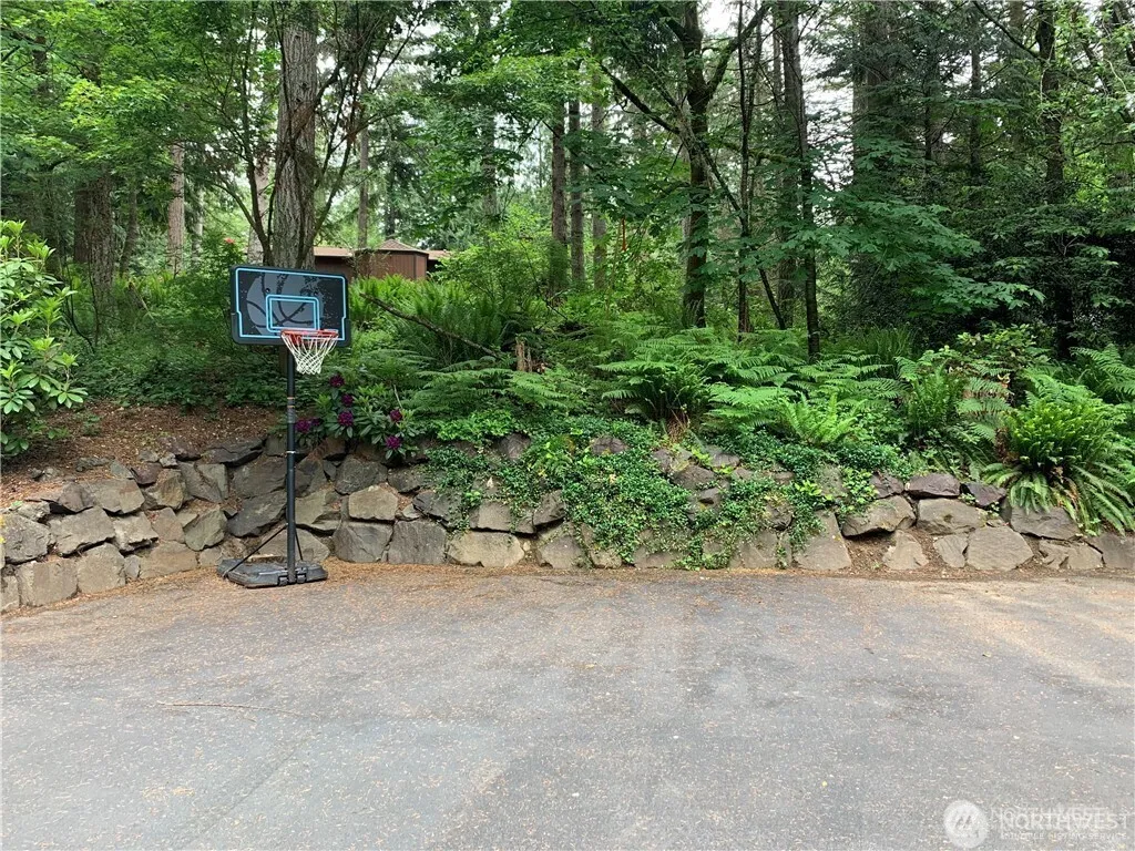 Property photo for 23121 Ne 47th Street, Redmond photo 3