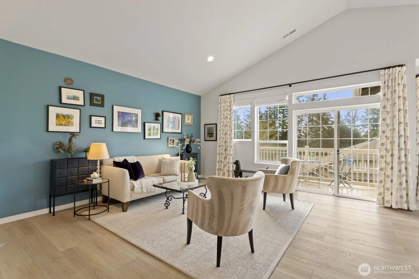 Property photo for 18560 Ne 57th Street, Redmond