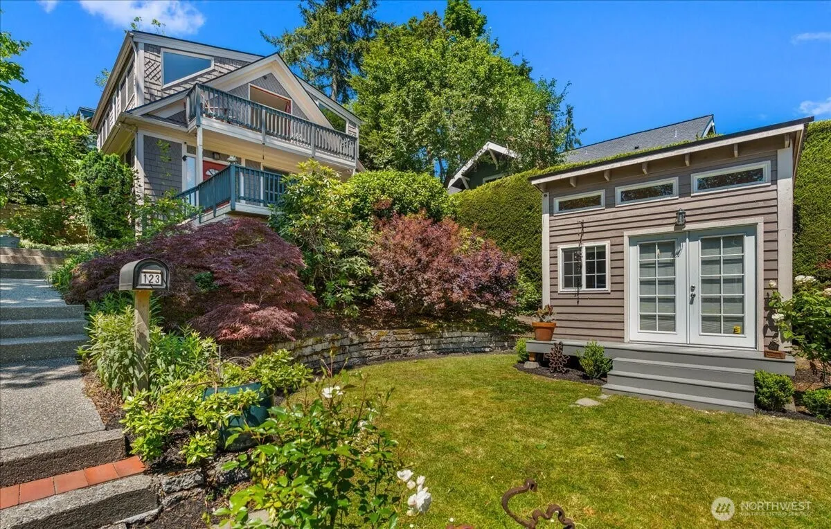 Property photo for 123 31st Avenue, Seattle photo 2