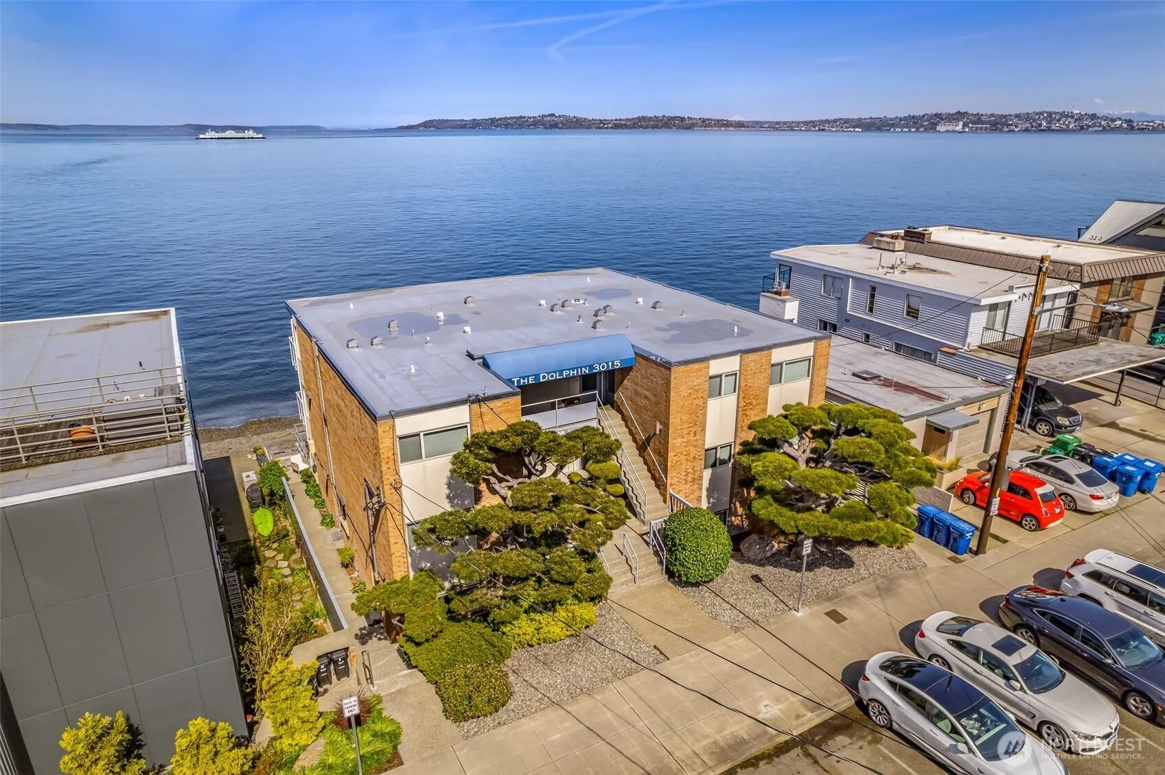 Property photo for 3015 Alki Avenue Sw, Seattle