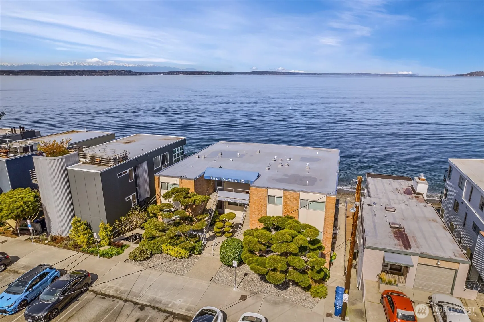 Property photo for 3015 Alki Avenue Sw, Seattle photo 2