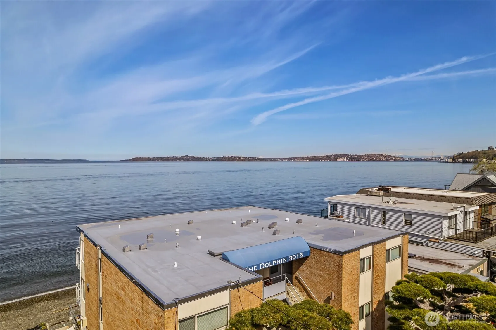 Property photo for 3015 Alki Avenue Sw, Seattle photo 4