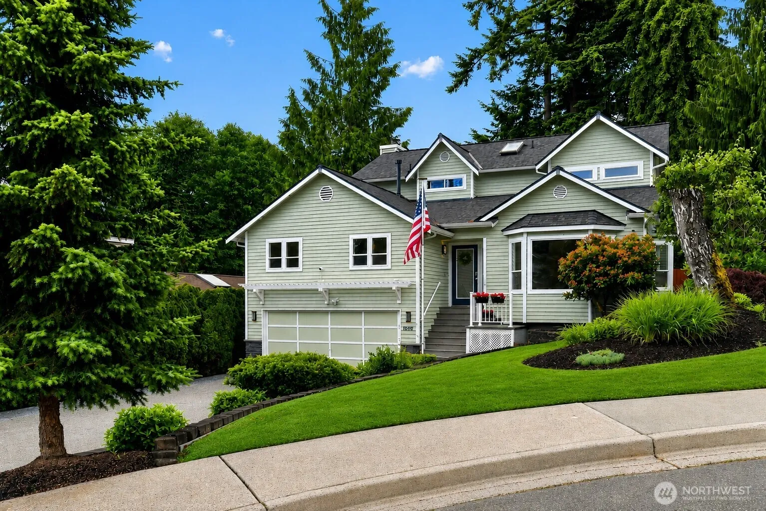Property photo for 1016 49th Place Sw, Everett