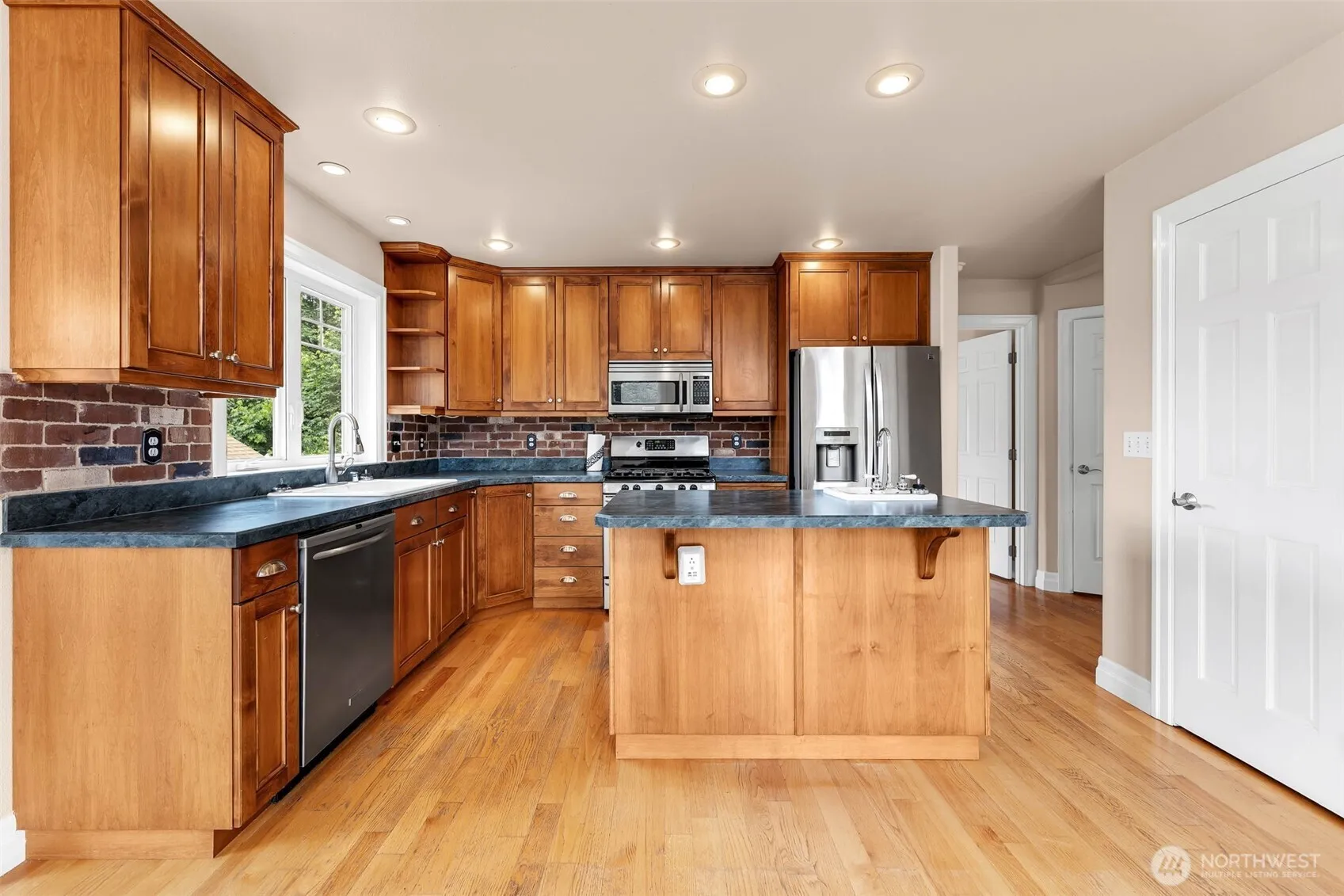 Property photo for 166 Riverscape Road, Kalama photo 3