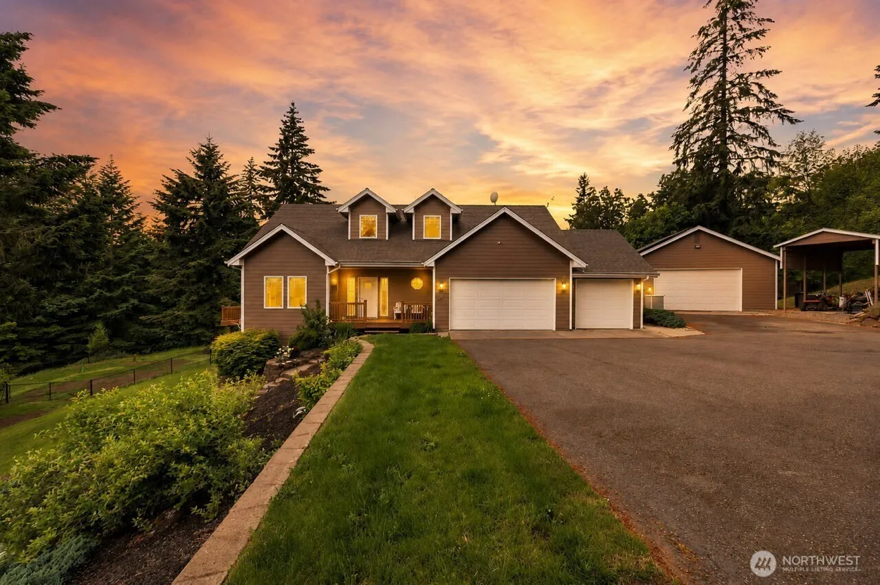 Property photo for 166 Riverscape Road, Kalama