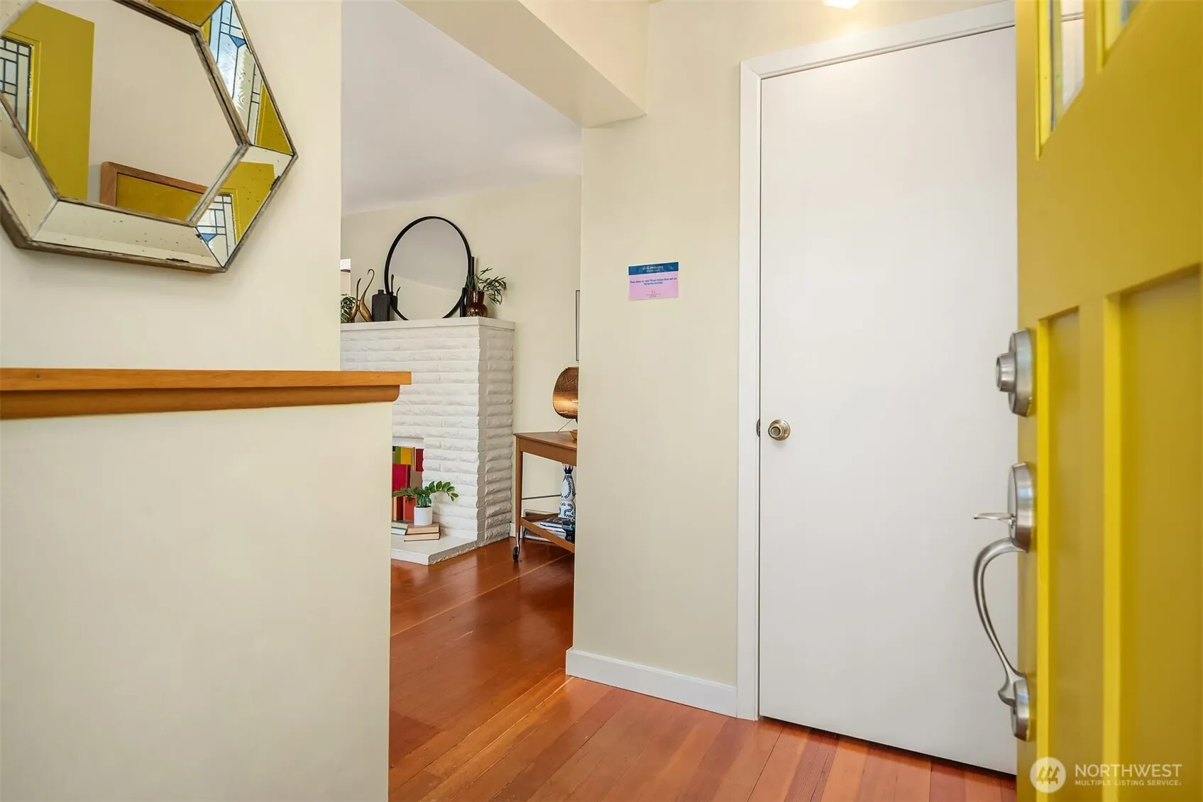 Property photo for 2418 Queen Anne Avenue N, Seattle photo 4
