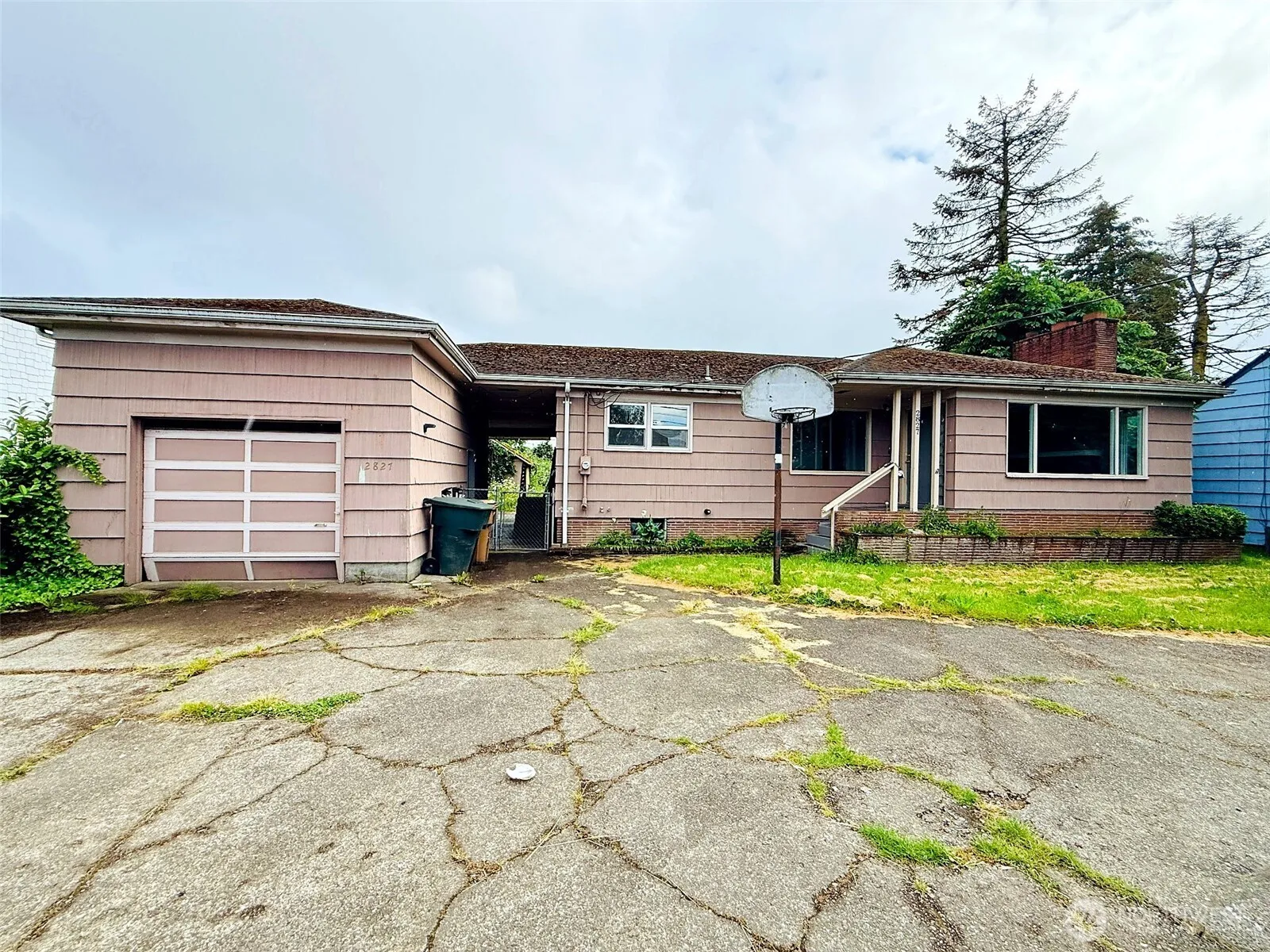 Property photo for 2827 Ocean Beach Highway, Longview