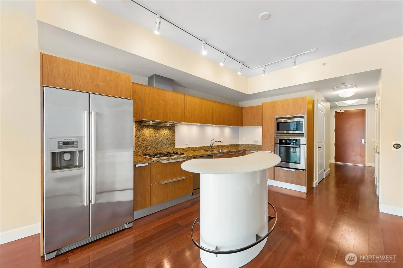 Property photo for 1920 4th Avenue #907, Seattle photo 5