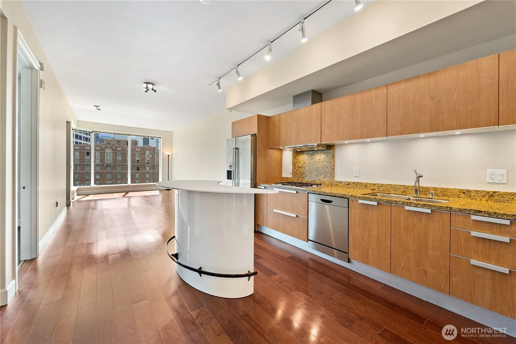 Property photo for 1920 4th Avenue #907, Seattle photo 4