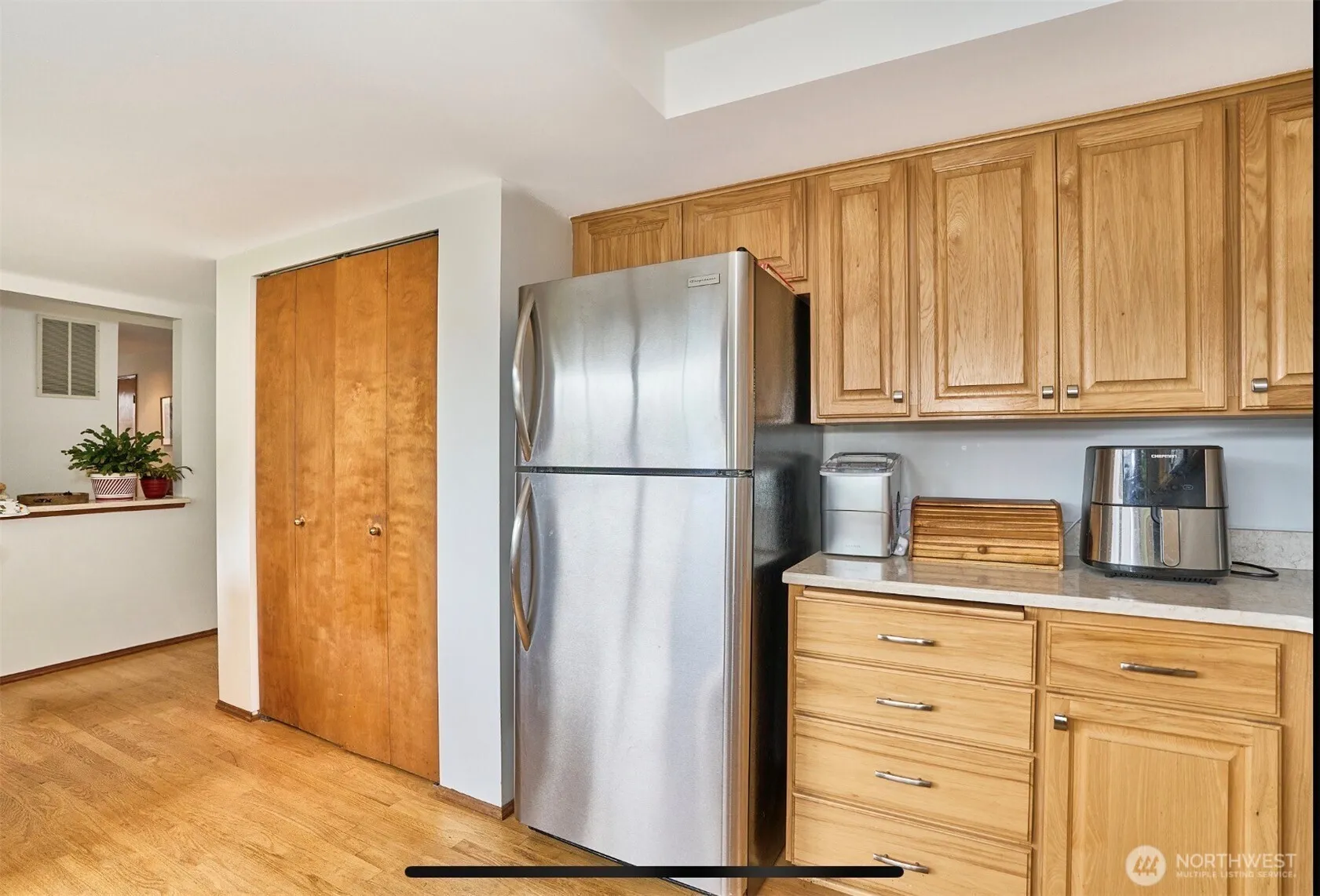 Property photo for 1404 S 290th Place, Federal Way photo 4