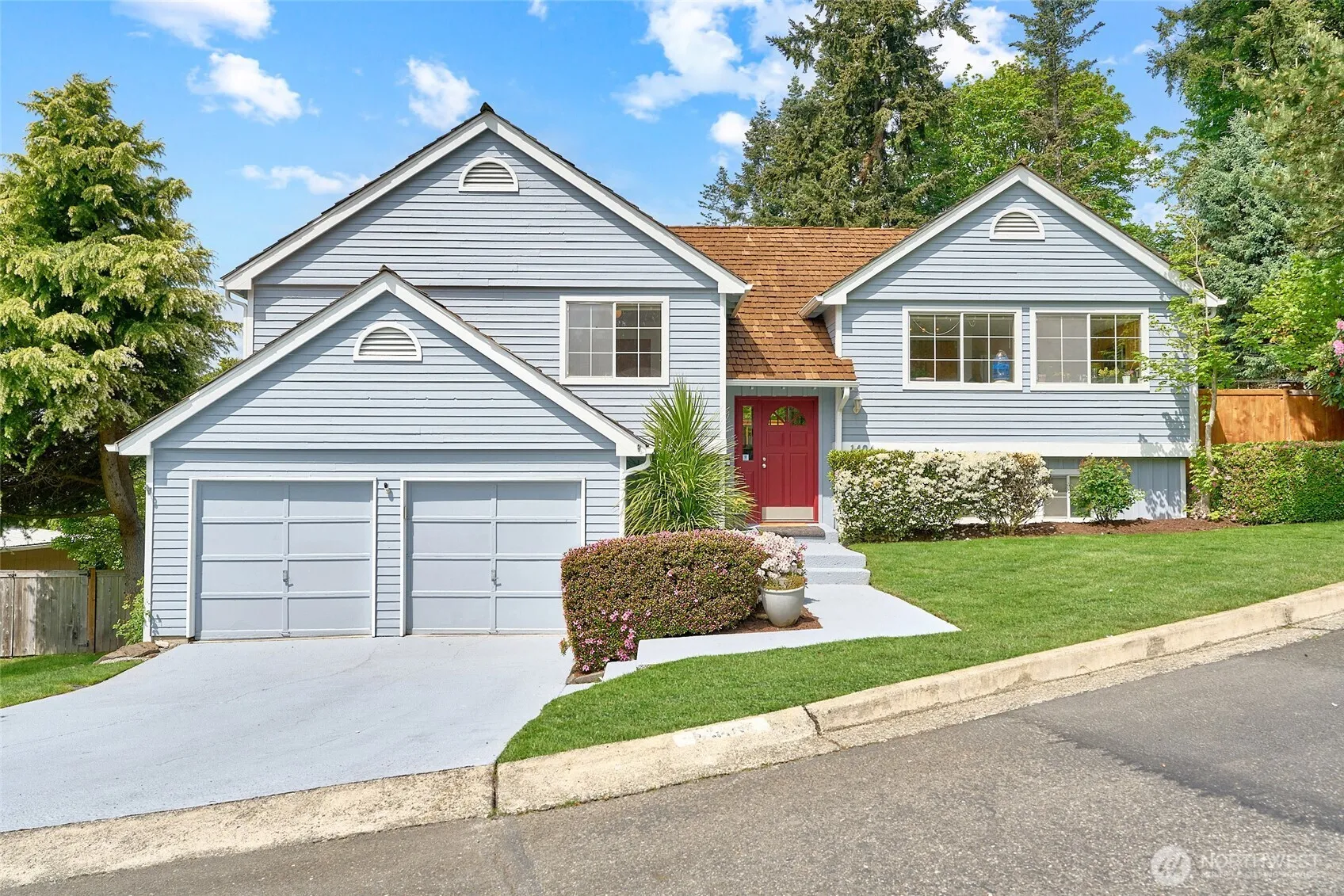 Property photo for 1404 S 290th Place, Federal Way