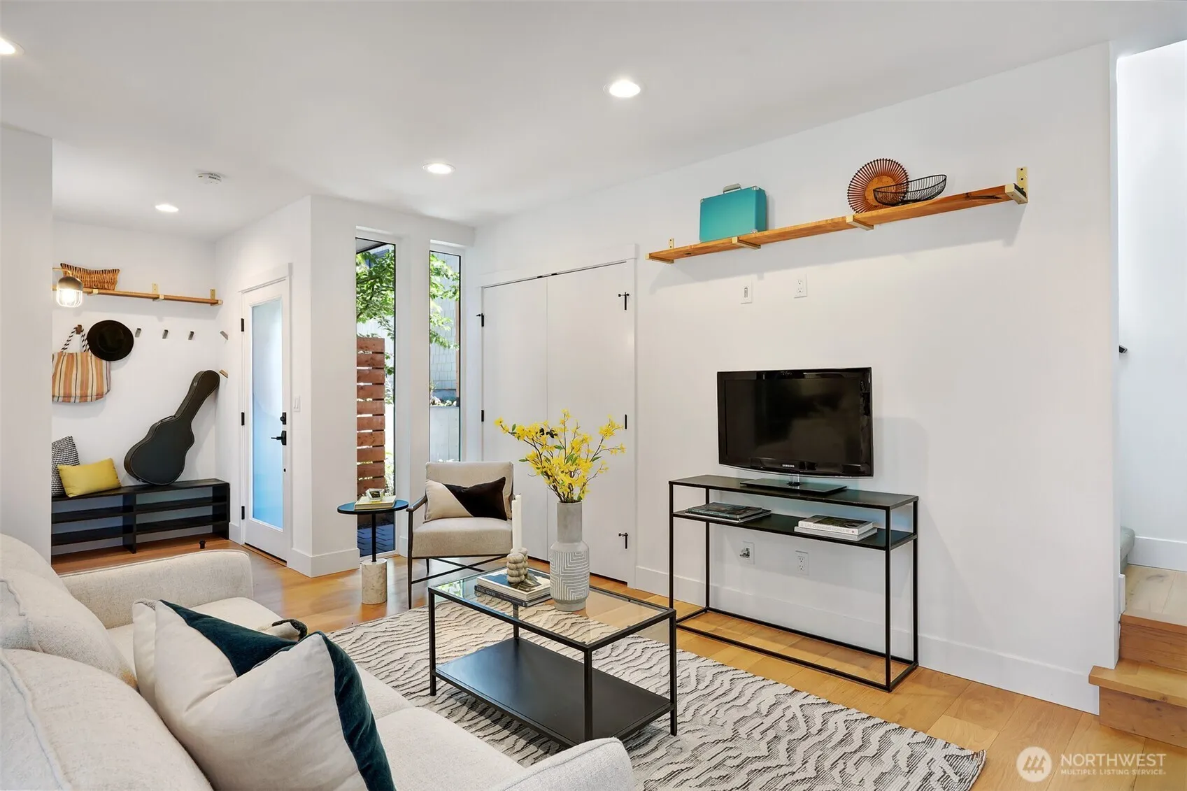 Property photo for 527 B Ne 89th Street, Seattle photo 4