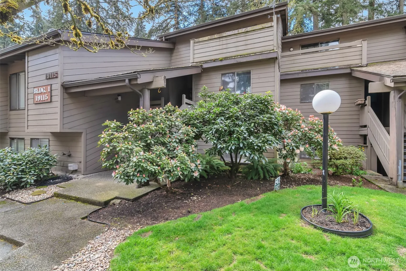 Property photo for 19115 Ballinger Way Ne #102, Lake Forest Park photo 3