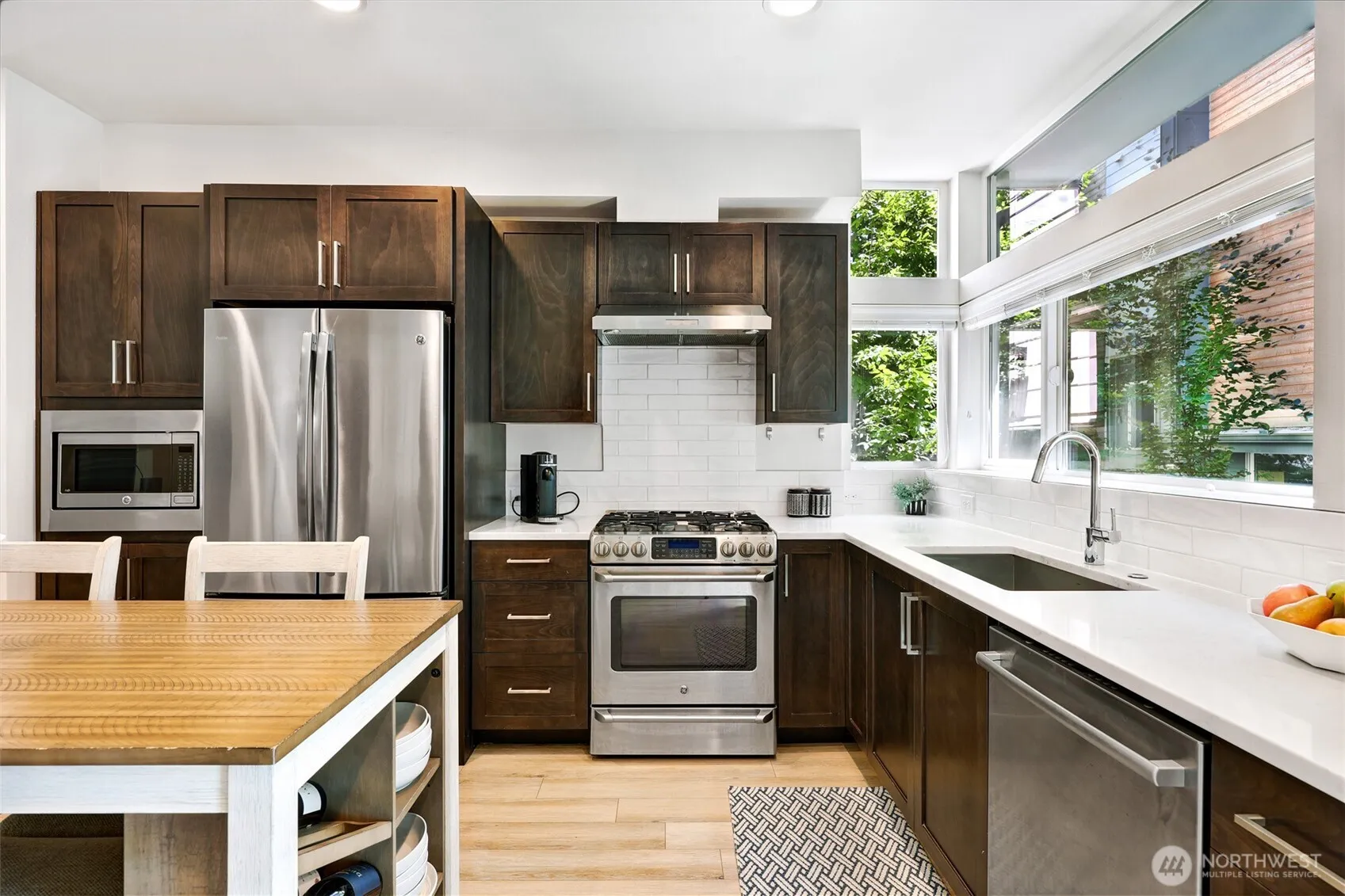 Property photo for 2605 22nd Ave W Unit B #b, Seattle photo 3
