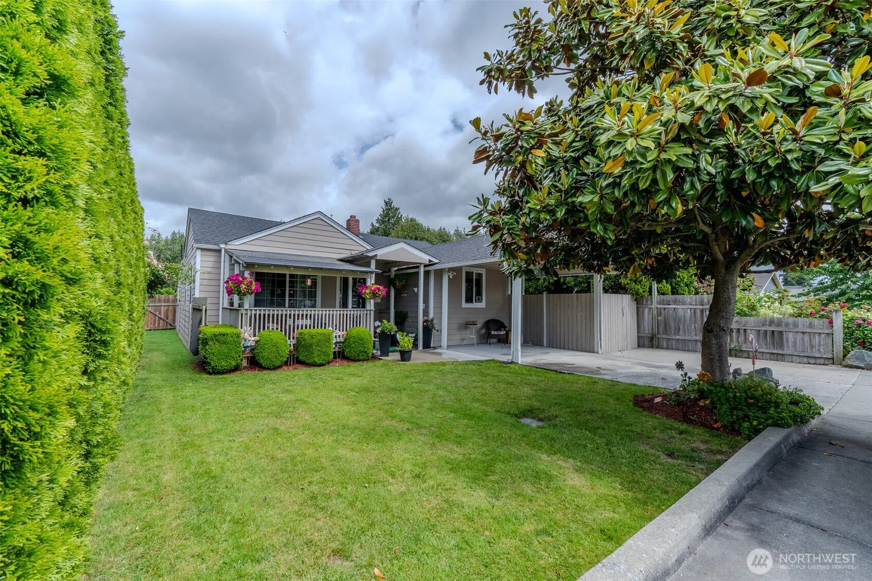 Property photo for 517 E Hazel Avenue, Burlington photo 2