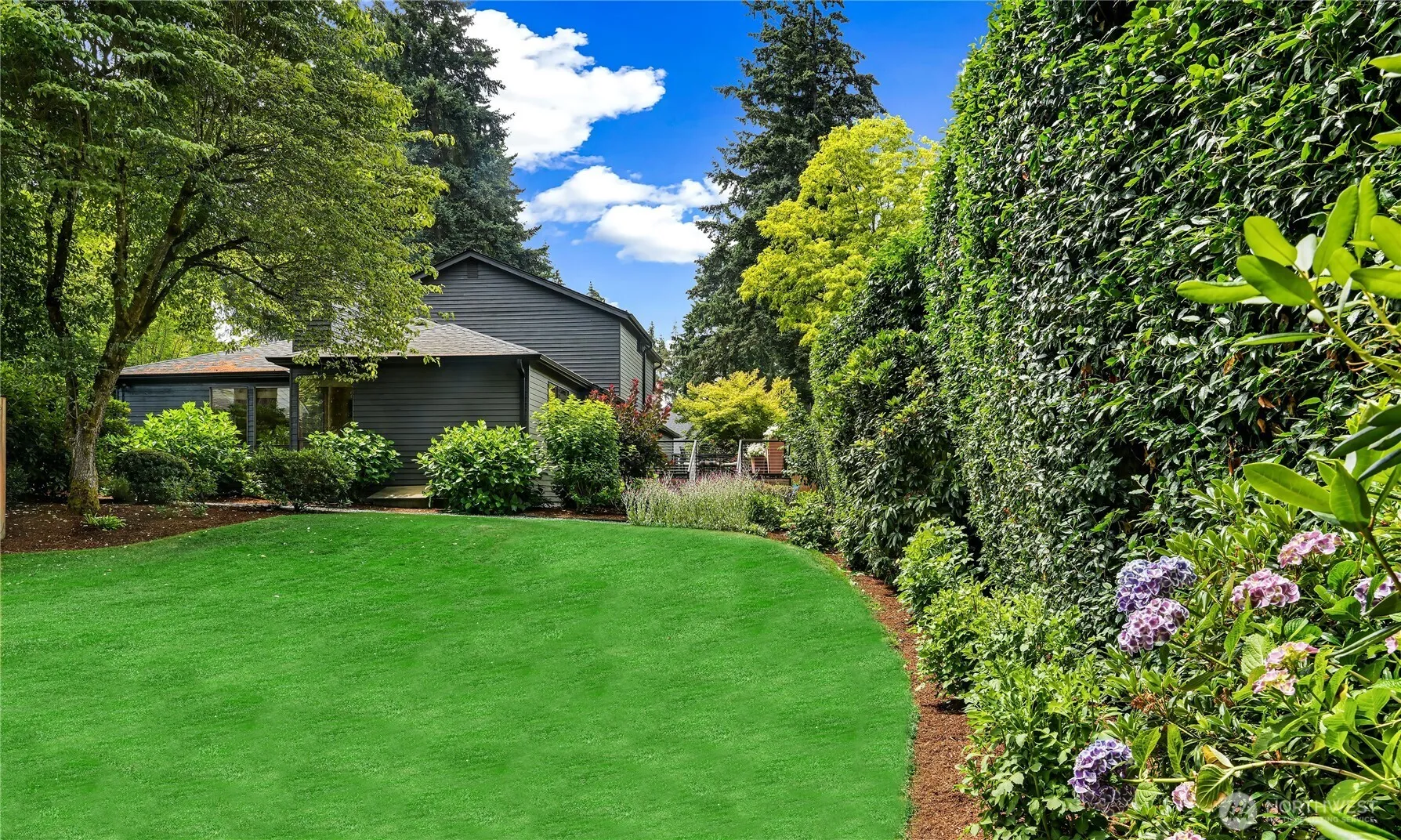 Property photo for 2234 108th Avenue Se, Bellevue photo 3