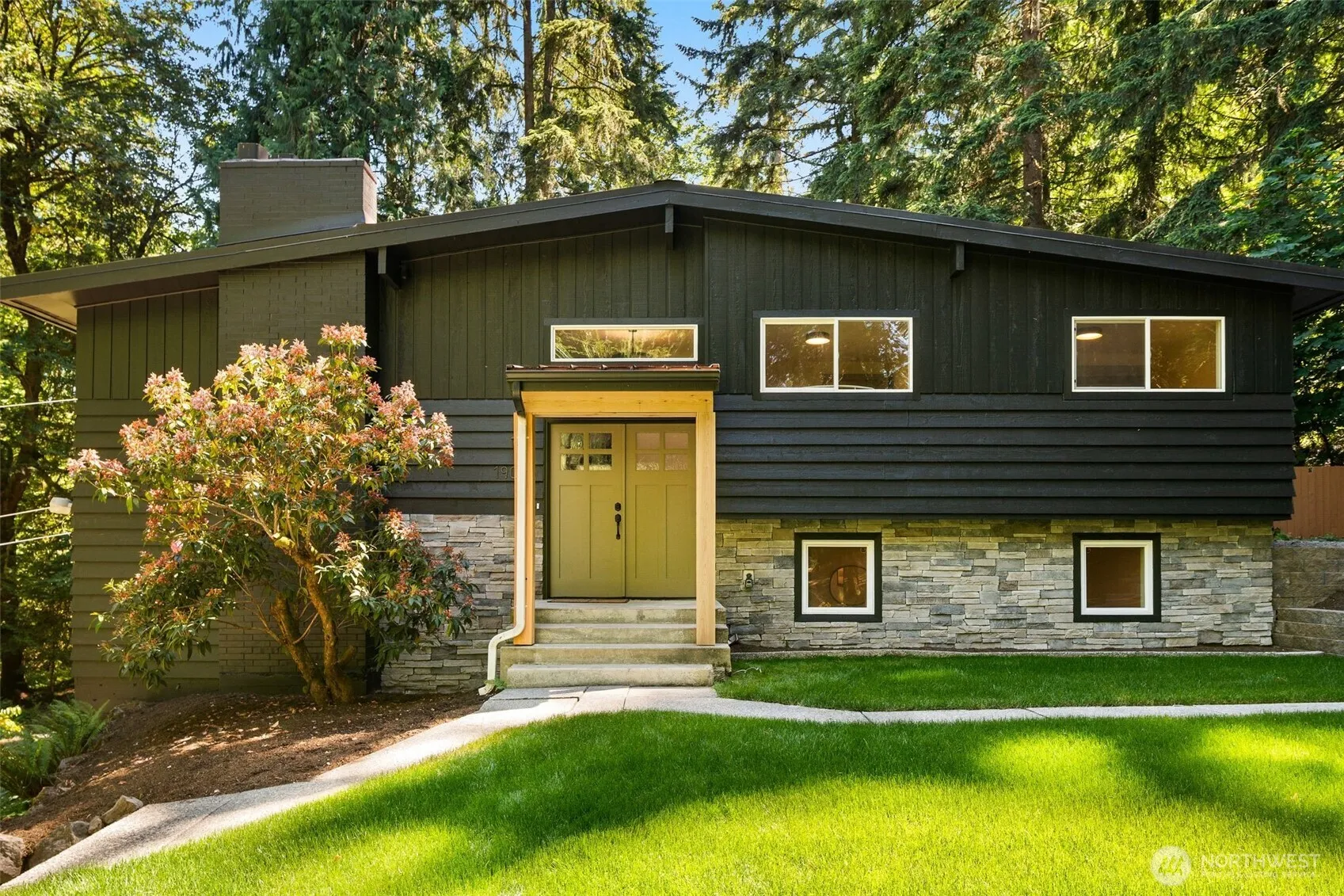 Property photo for 19035 Se 56th Street, Issaquah photo 4