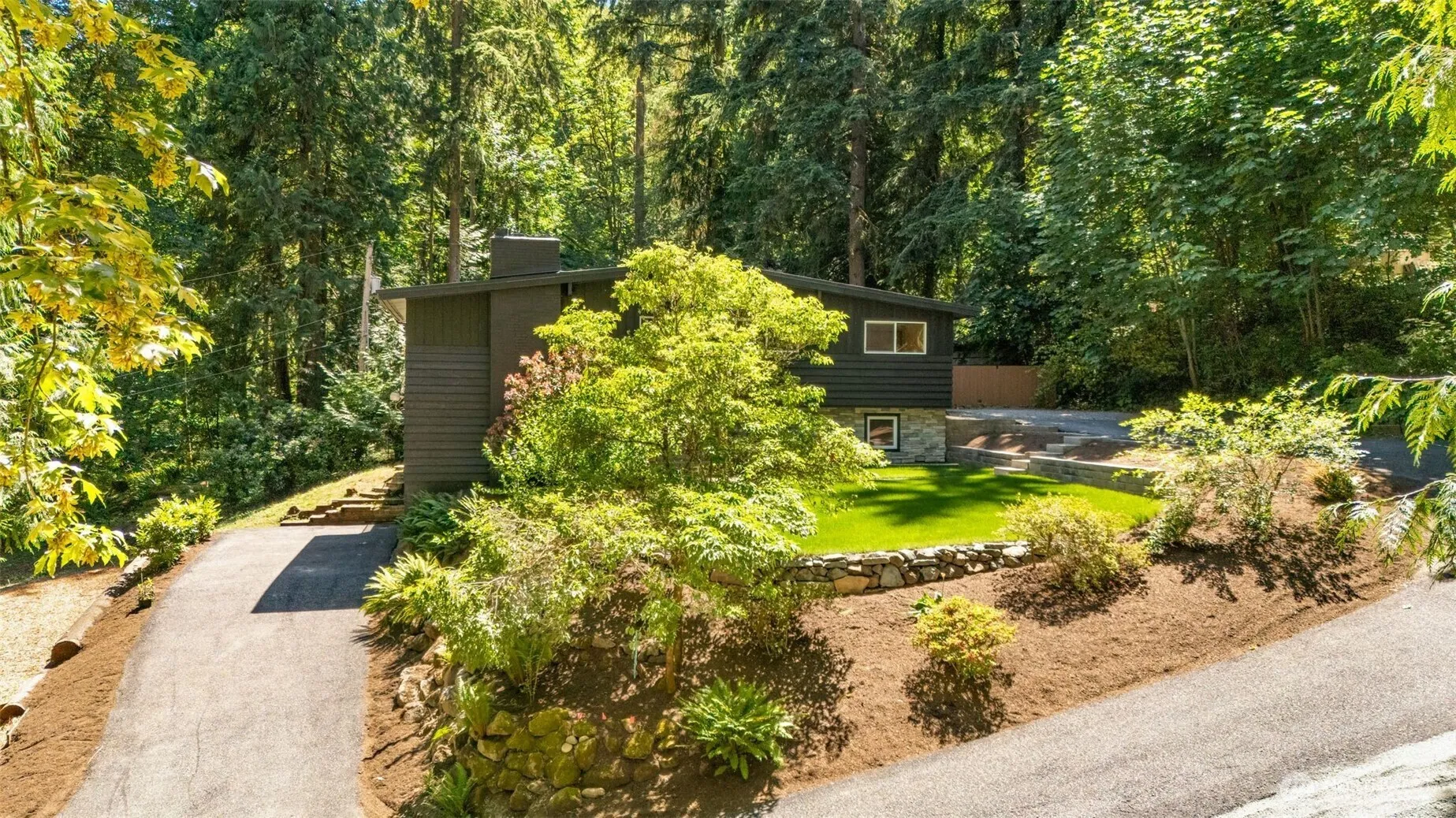 Property photo for 19035 Se 56th Street, Issaquah photo 3