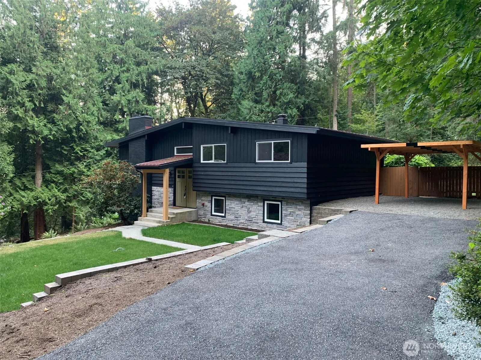 Property photo for 19035 Se 56th Street, Issaquah photo 2