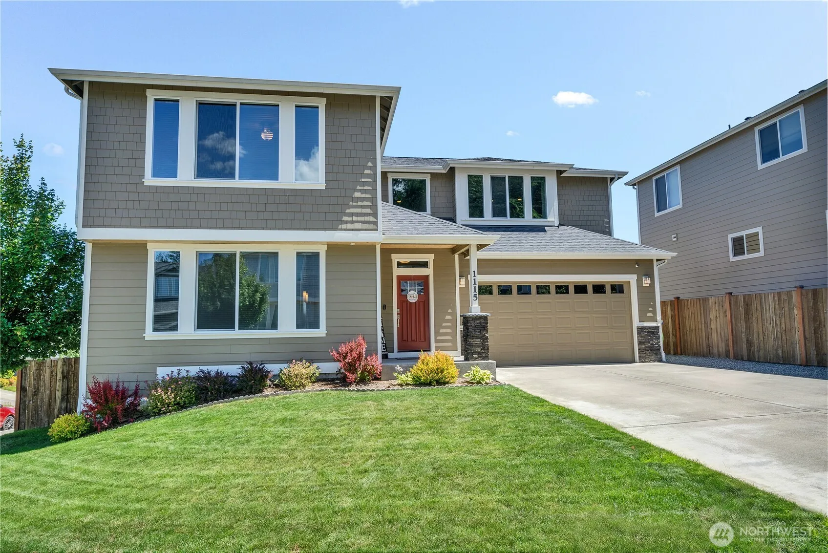 Property photo for 1115 Ne Sockeye Court, Bremerton photo 2