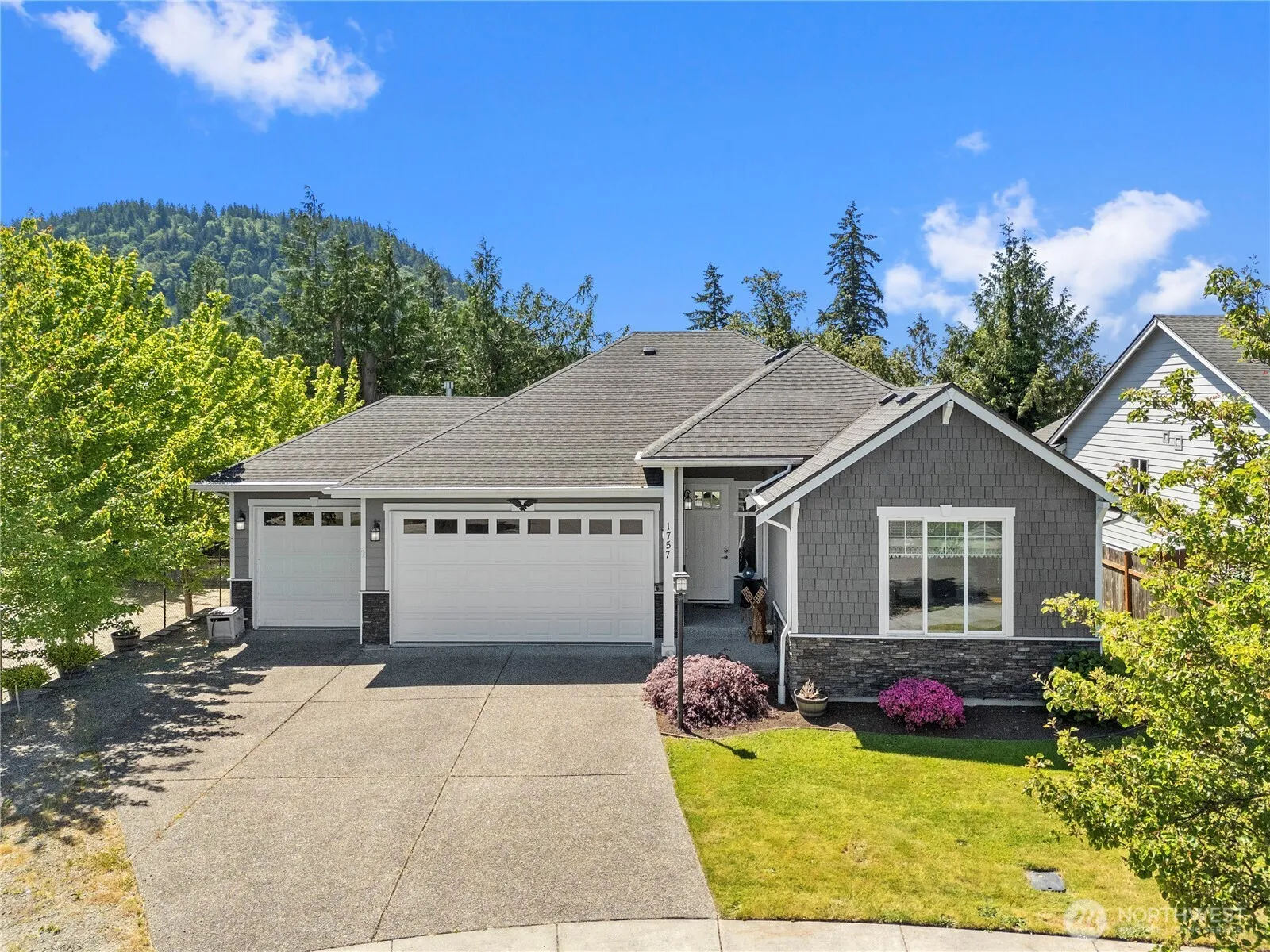Property photo for 1757 Hillcrest Loop, Mount Vernon