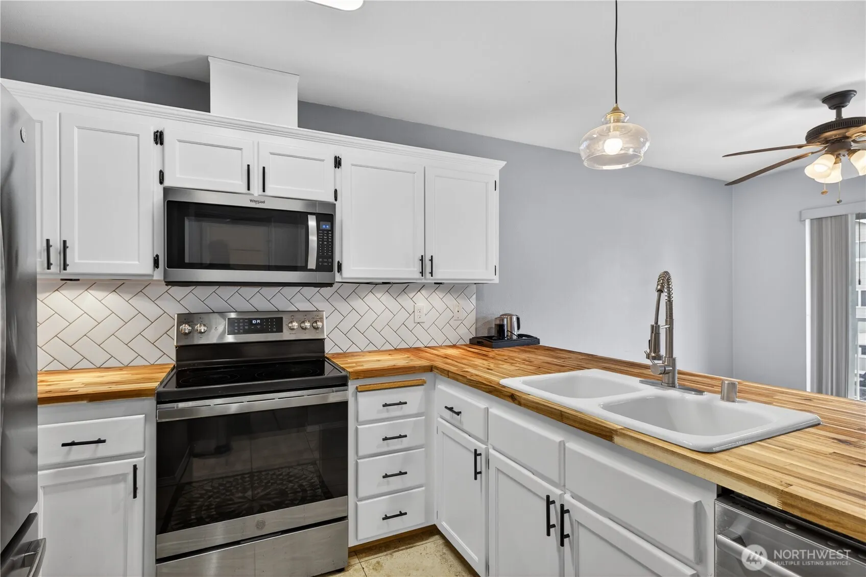 Property photo for 1670 Sw Mulberry Drive #b302, Oak Harbor photo 4