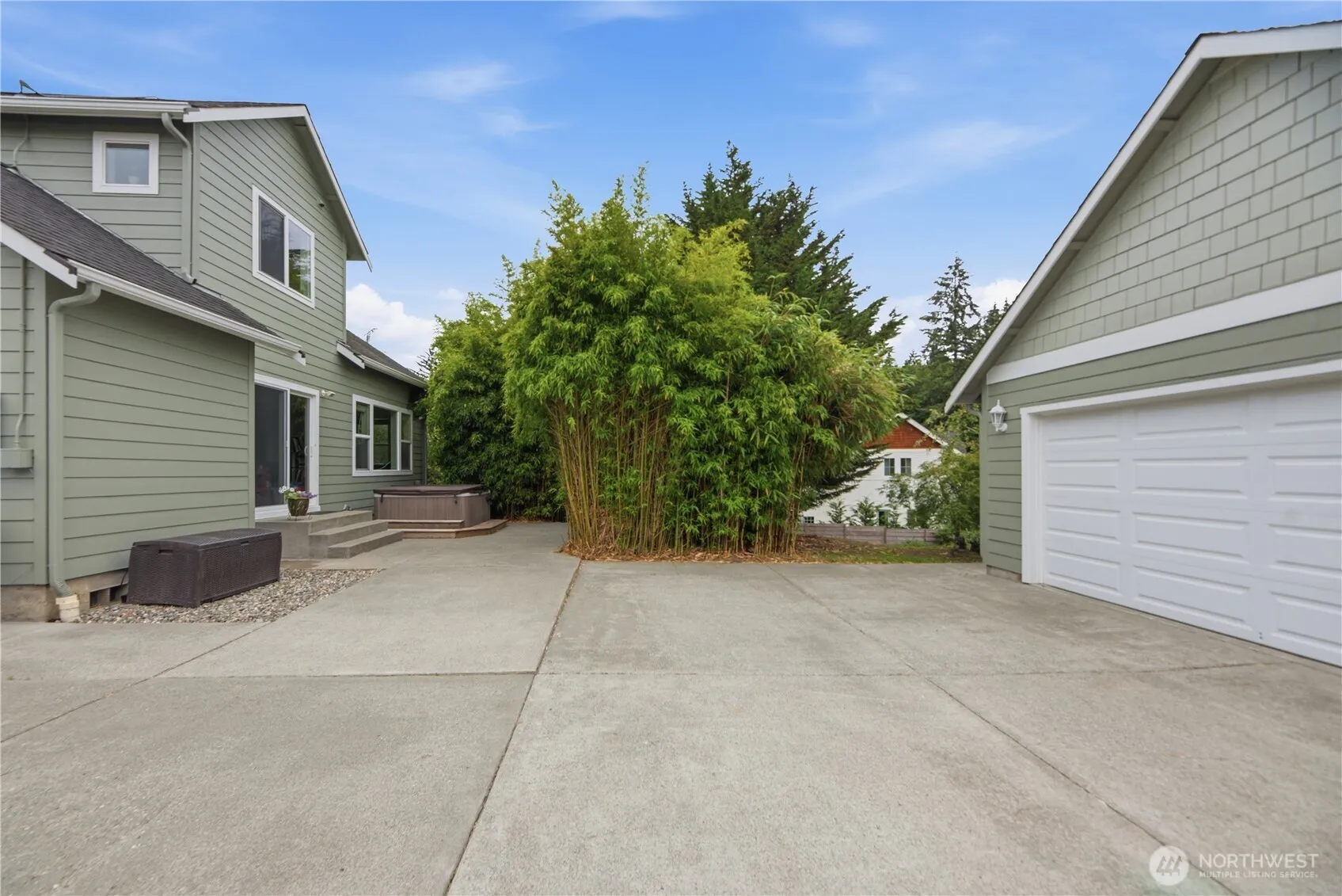 Property photo for 2484 Soundview Drive Ne, Bainbridge Island photo 2