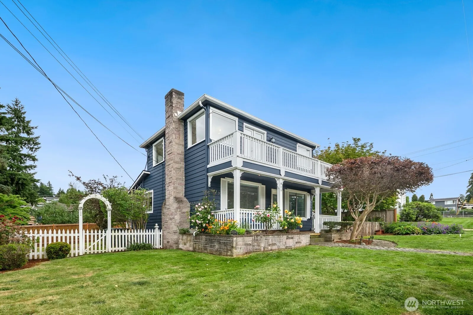 Property photo for 919 6th Avenue S, Edmonds