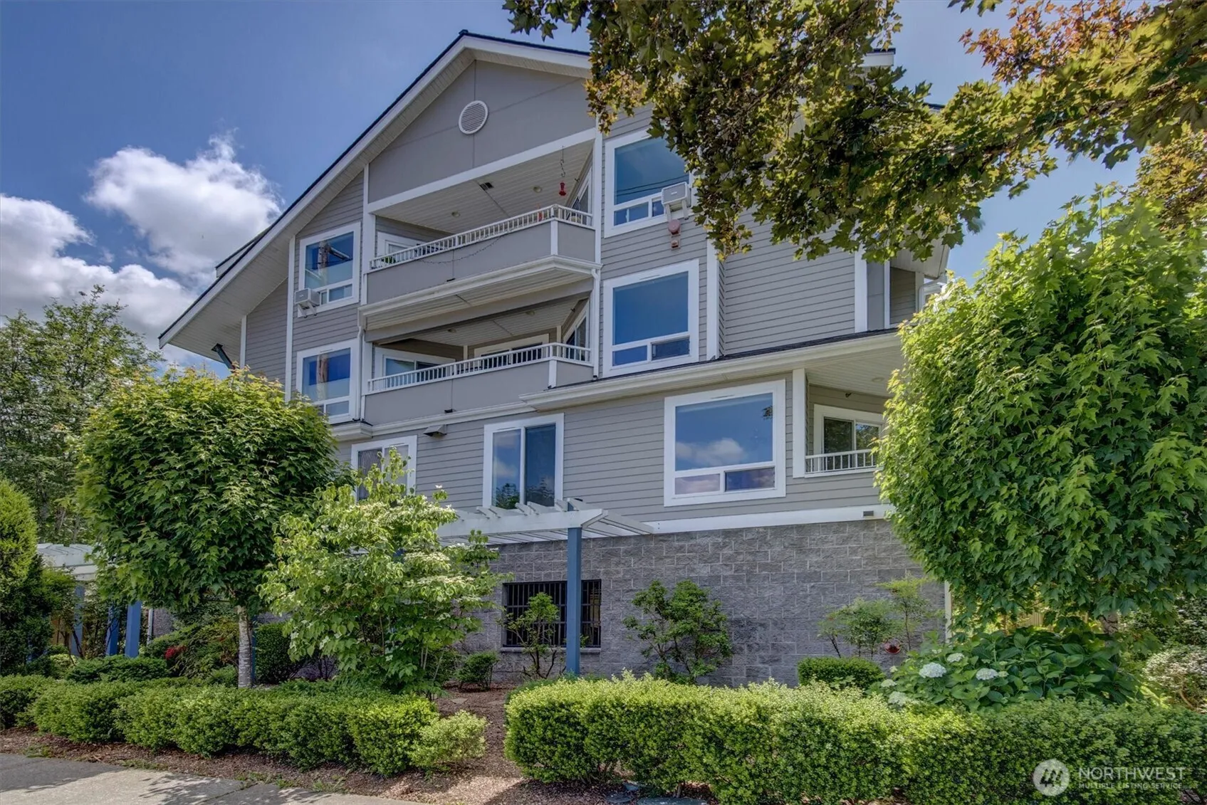 Property photo for 275 E Sunset Way #1a, Issaquah photo 3