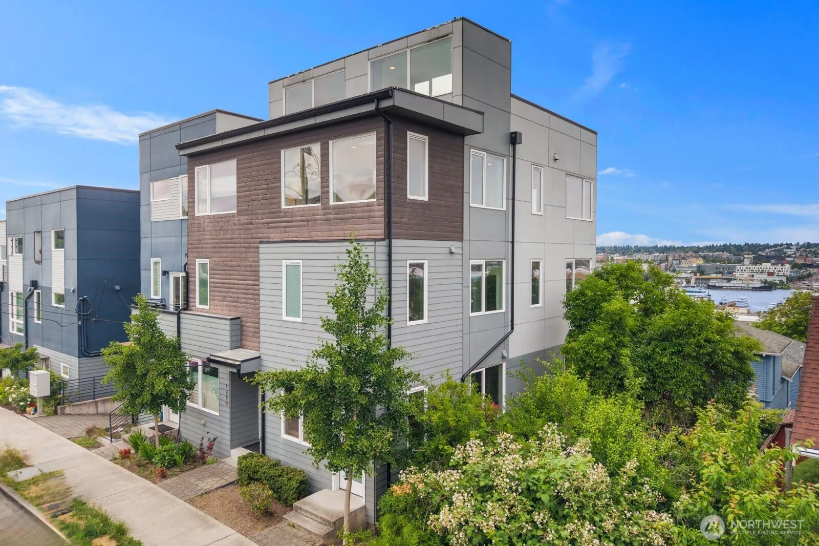 Property photo for 1208 E Emerson Street, Seattle