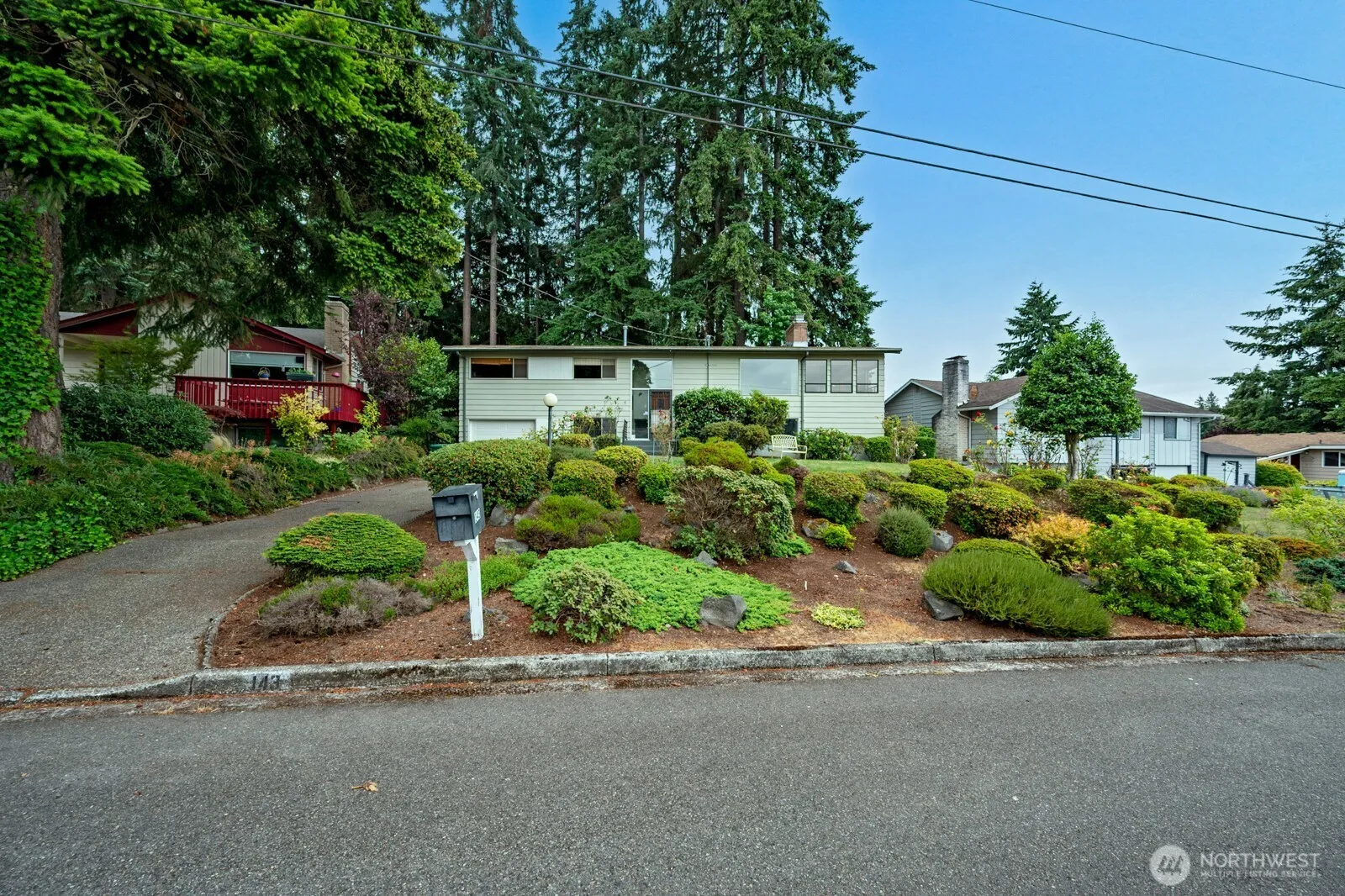 Property photo for 143 S 297th Place, Federal Way photo 2