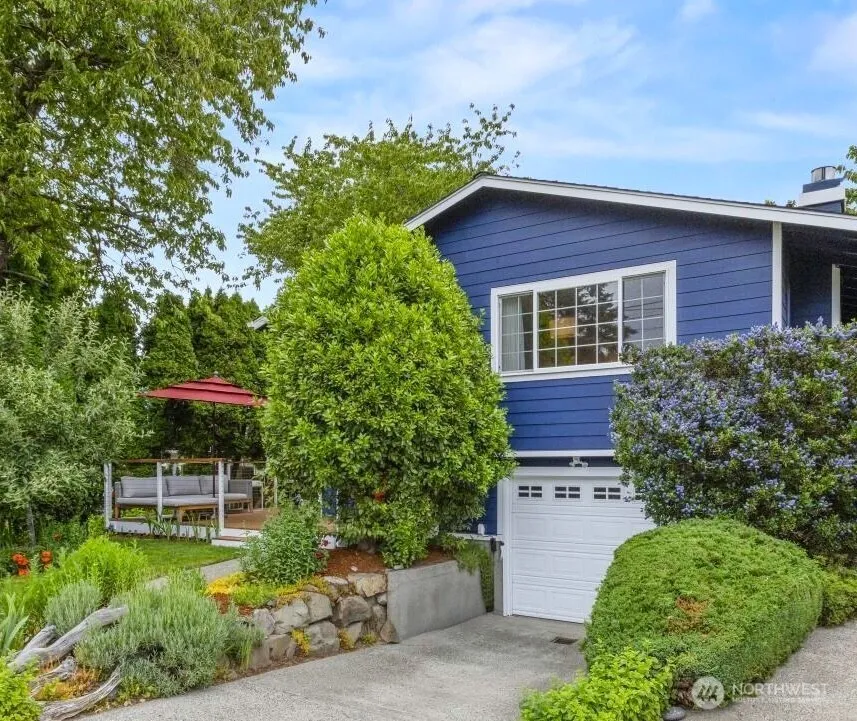 Property photo for 3238 Walnut Avenue Sw, Seattle