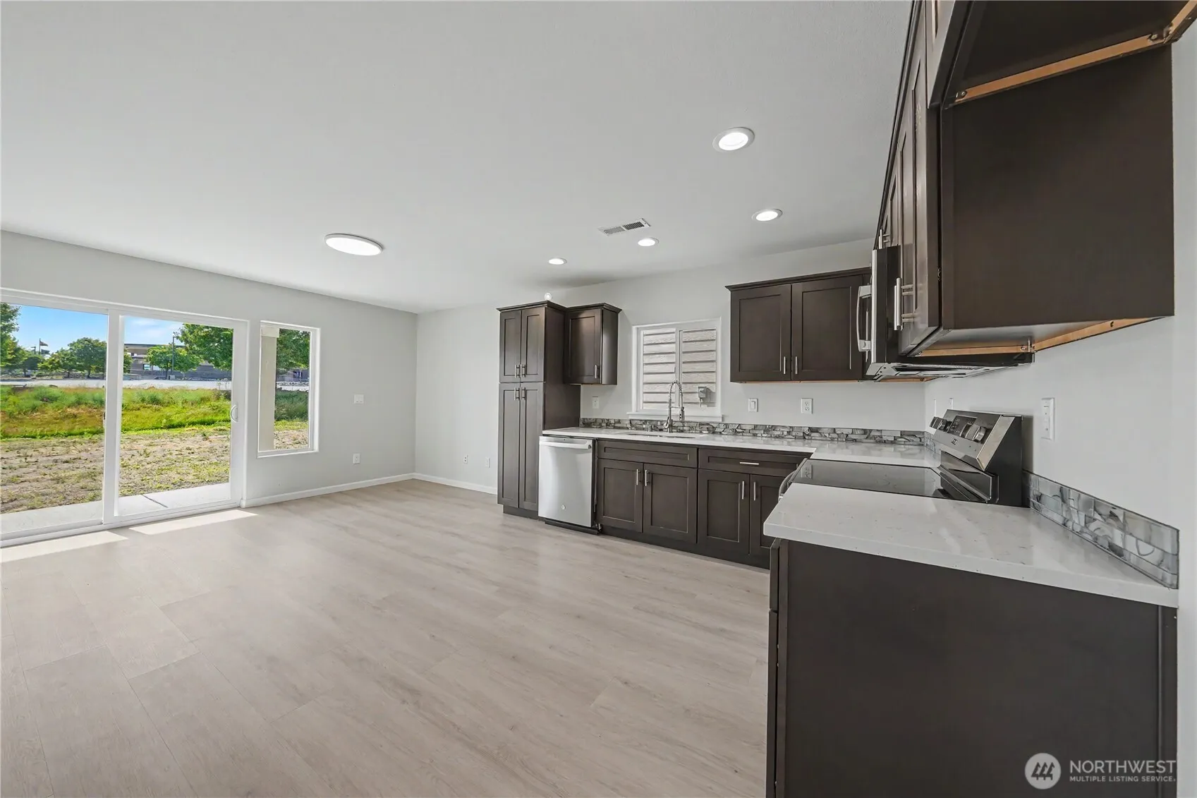 Property photo for 435 N Fifth Avenue, Connell photo 5