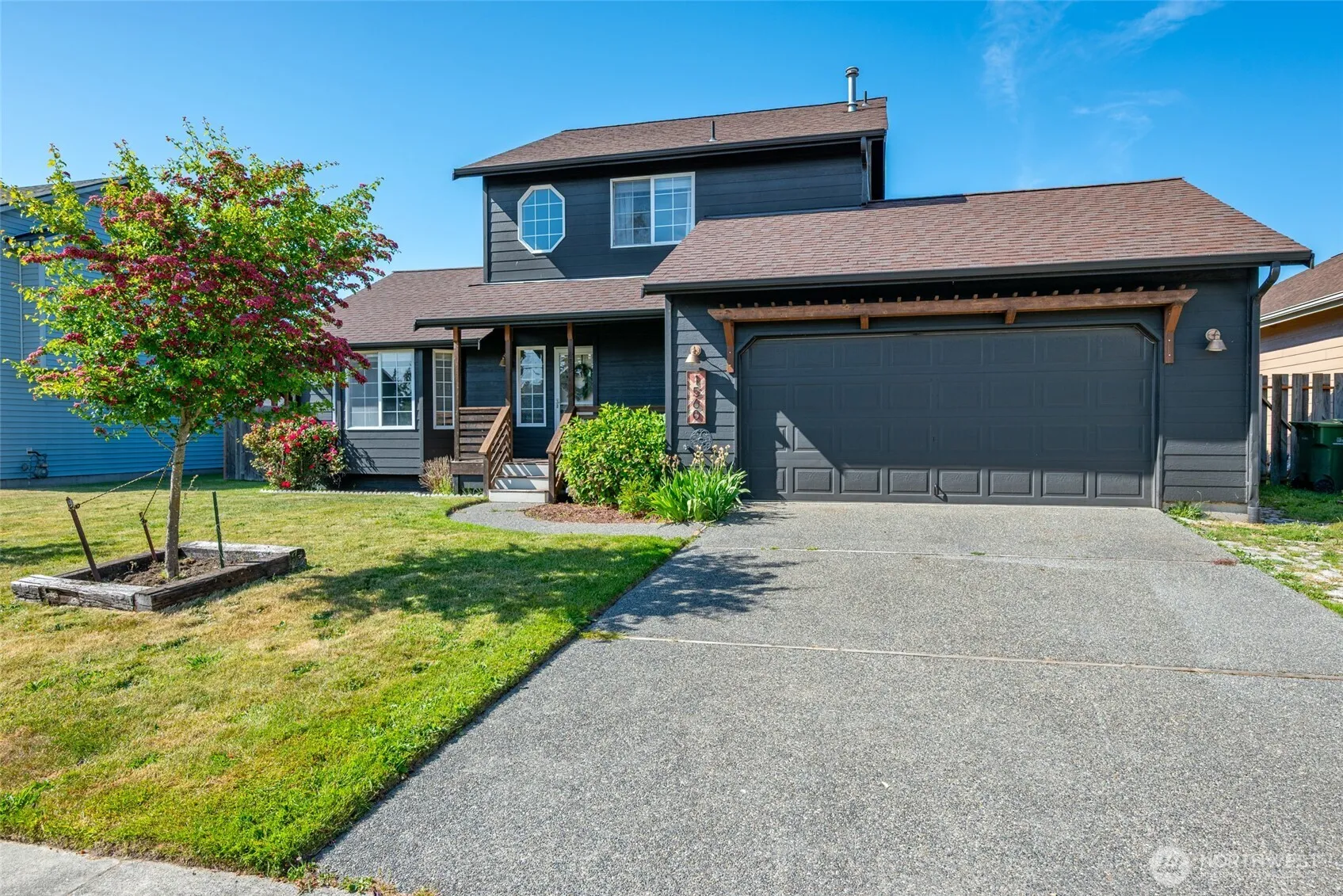Property photo for 1560 Sw 9th Avenue, Oak Harbor