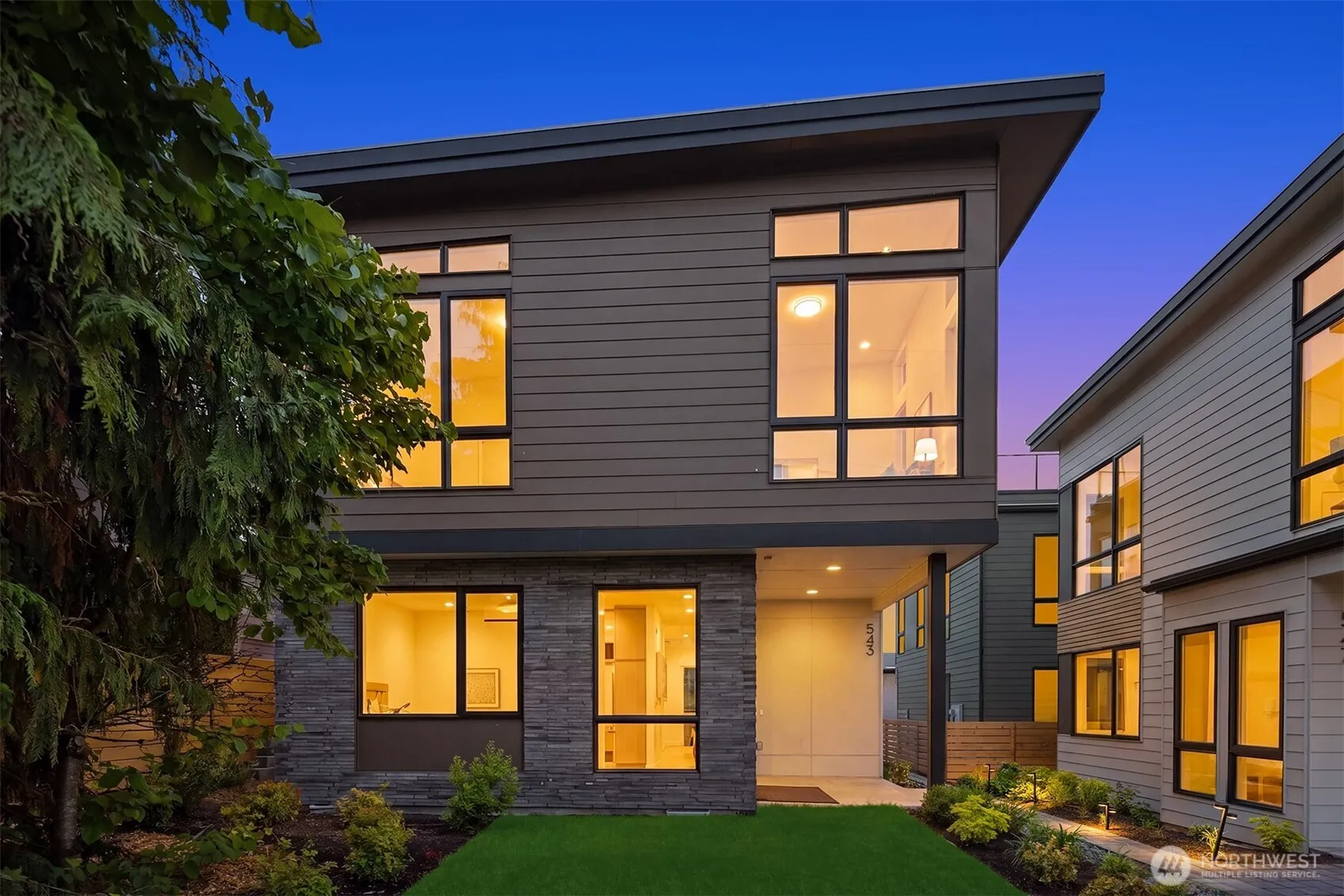 Property photo for 543 16th Avenue W, Kirkland