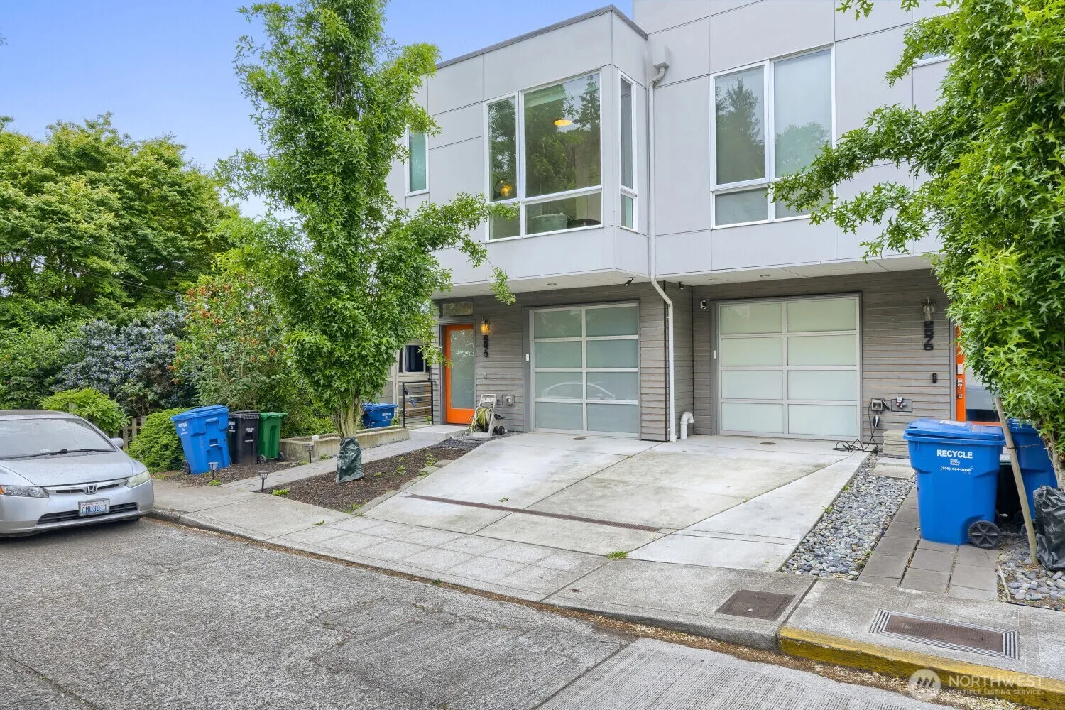 Property photo for 2573 13th Avenue W, Seattle photo 3