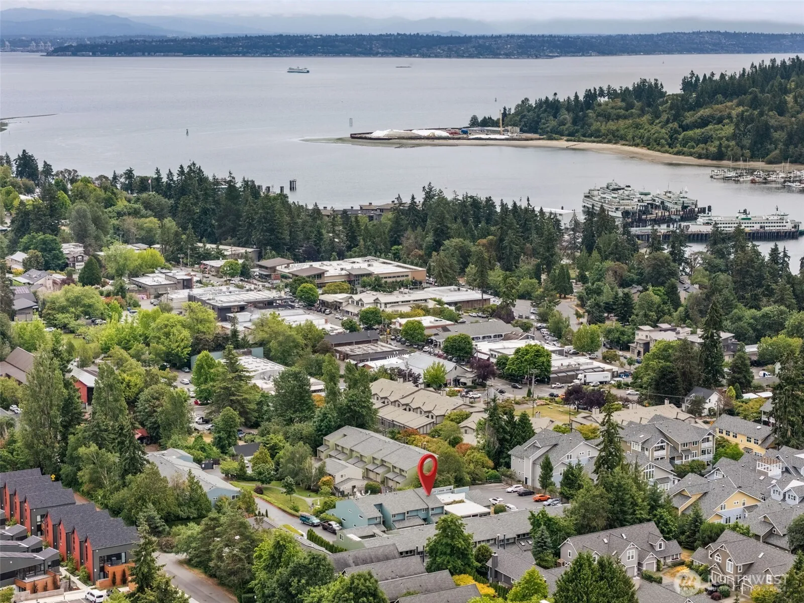 Property photo for 243 Shepard Way Nw, Bainbridge Island photo 2