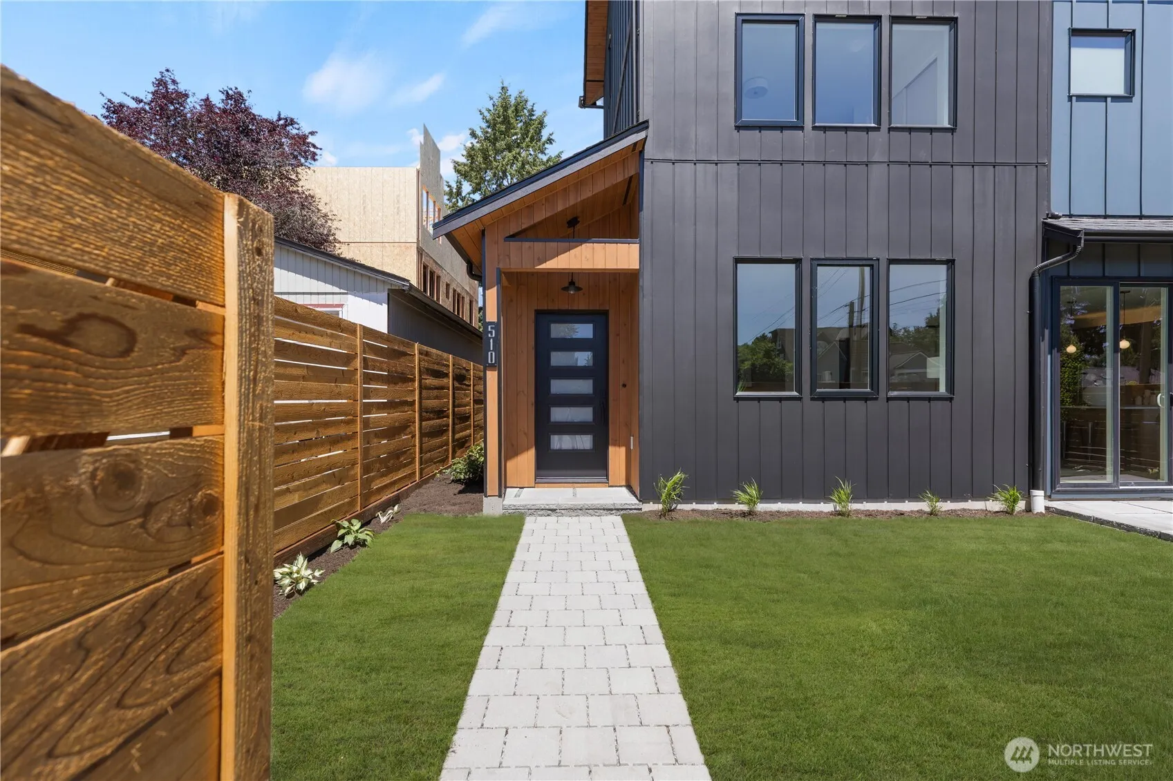 Property photo for 510 N 92nd Street, Seattle photo 2