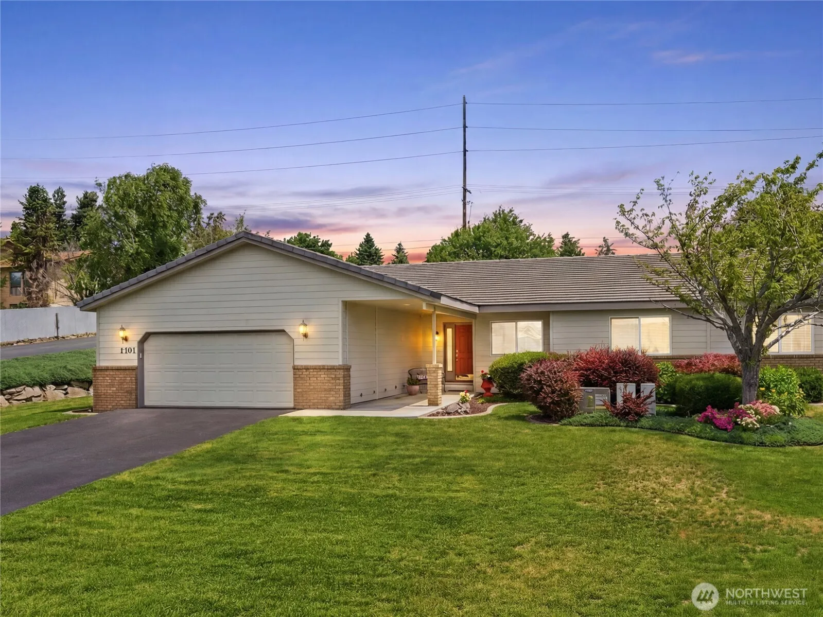 Property photo for 1380 Eastmont Avenue #1301, East Wenatchee