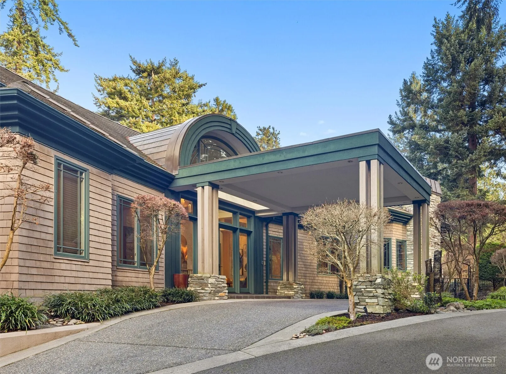 Property photo for 16340 Maplewild Avenue Sw, Burien photo 2